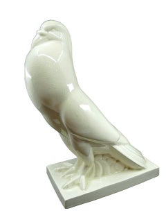PRIMAVERA / CLAUDE LEVY (attribution). Art déco Colombe. Faïence blanche craquelée