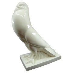 PRIMAVERA / CLAUDE LEVY (Zuschreibung). Art-Déco-Taube. Crackled White Steingut