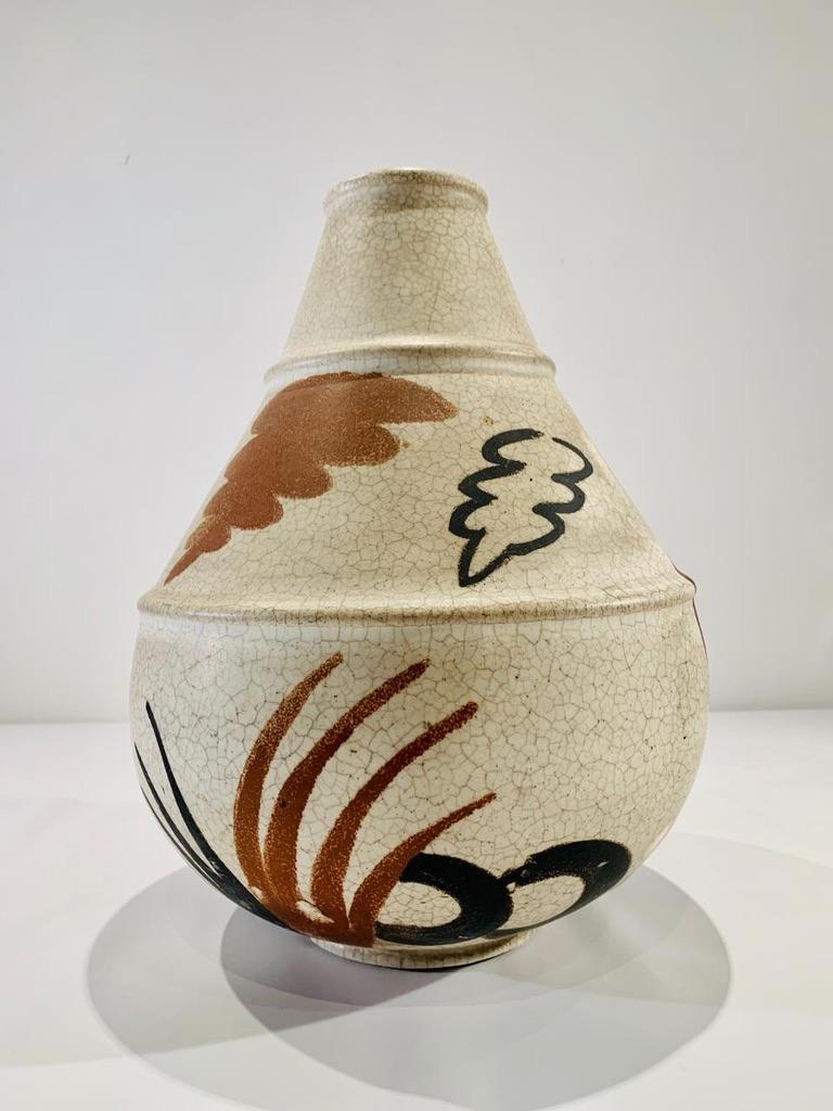 Autre Vase en céramique Art Déco française avec motif de singes circa 1930. en vente