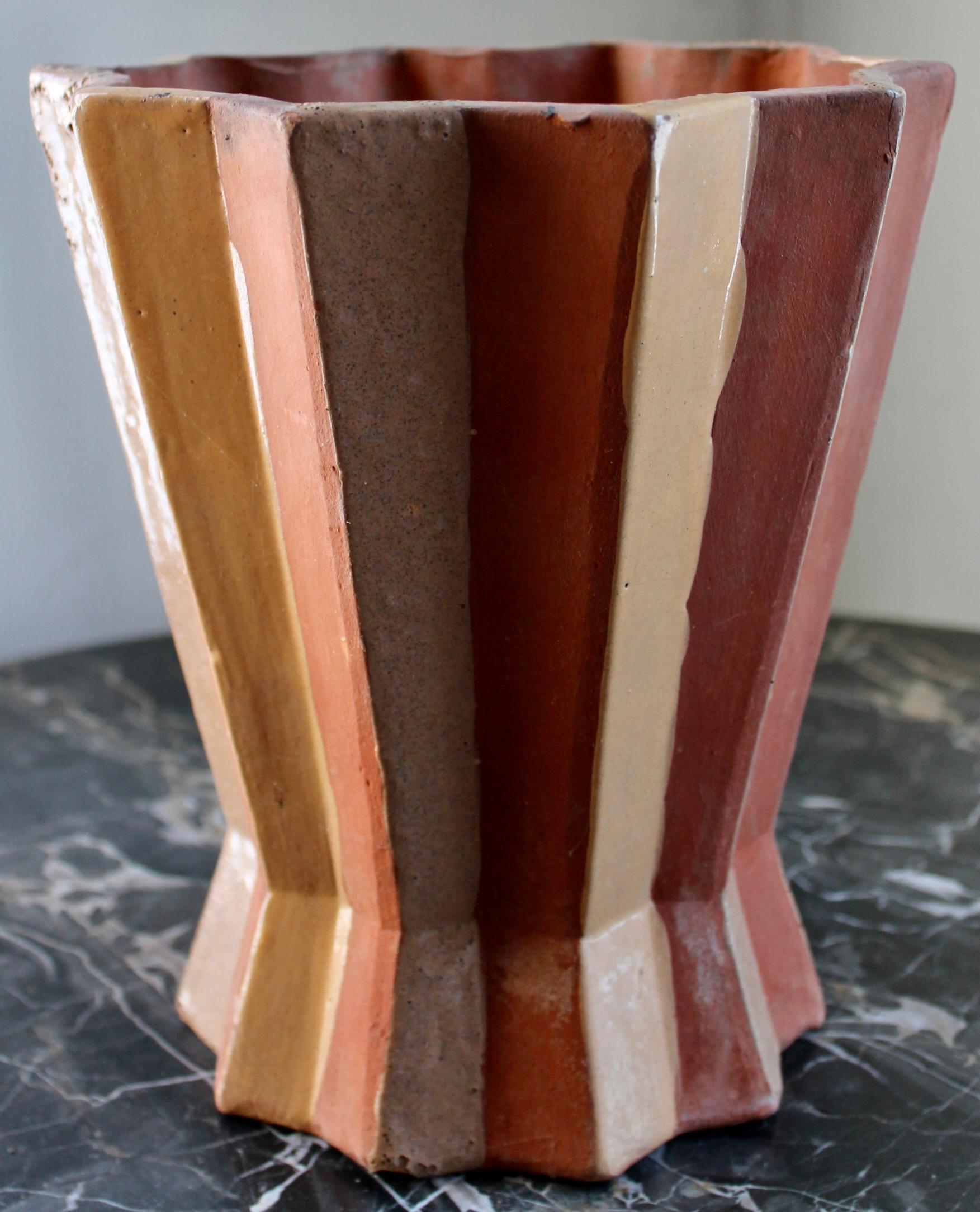 Moulage Vase Primavera Madeline Sougez en terre cuite peinte en vente