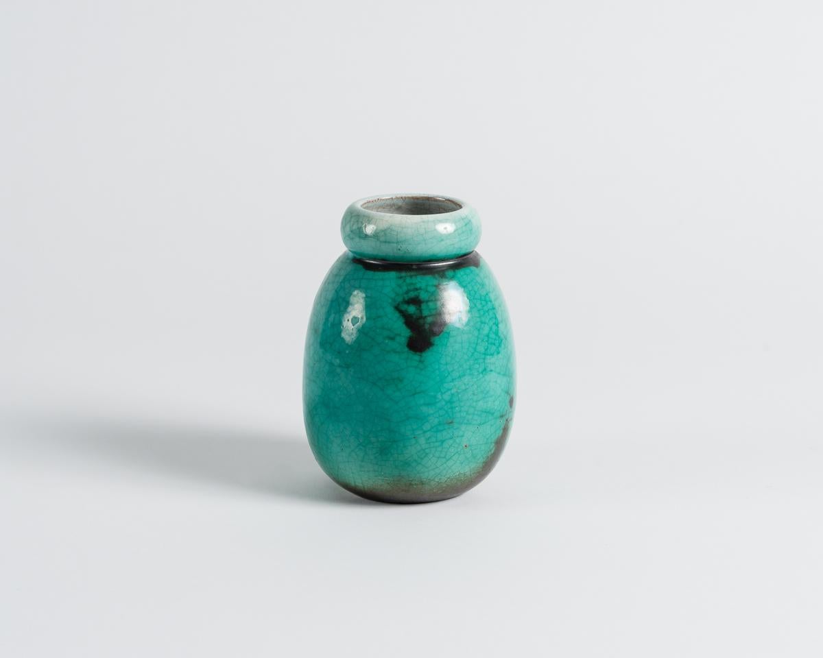 Primavera, Grüne halbvoidierte Art-Déco-Vase, Frankreich, frühes 20. Jahrhundert (Französisch) im Angebot