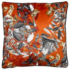 Primavera Romana, coussin contemporain en velours imprimé de Vito Nesta