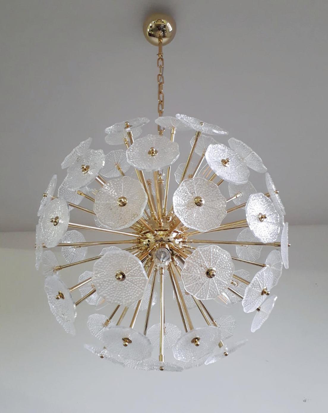 Italian Sputnik chandelier with clear Murano glasses with textured bubbles, mounted on 24-karat gold-plated metal frame / the glasses are vintage pieces made in Italy circa 1960s / the gold frame is newly made in Italy / designed by Fabio Bergomi