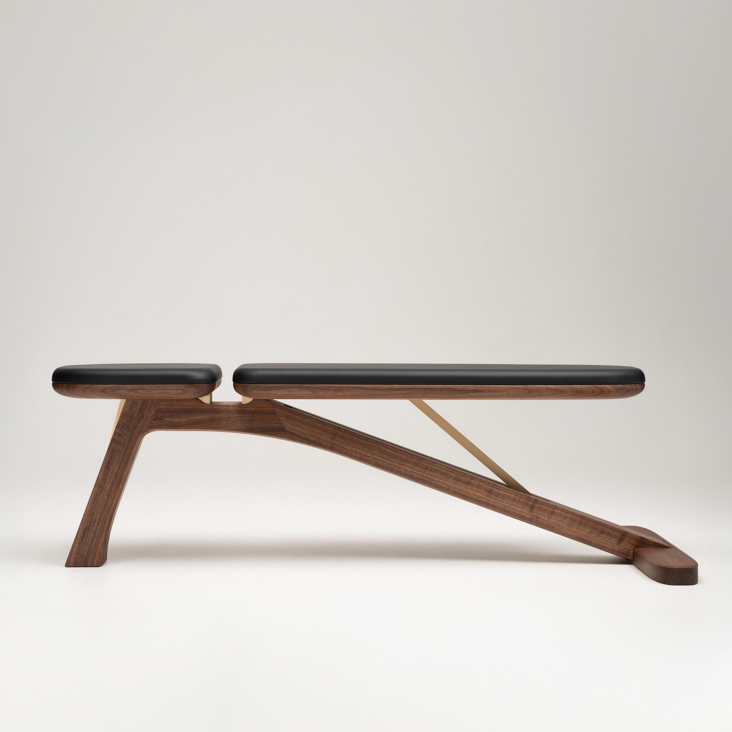 Prime Walnut, Any Metal, Any Leather Ledge Weight Bench di Eternal Creek In condizioni Nuovo in vendita a Geneve, CH