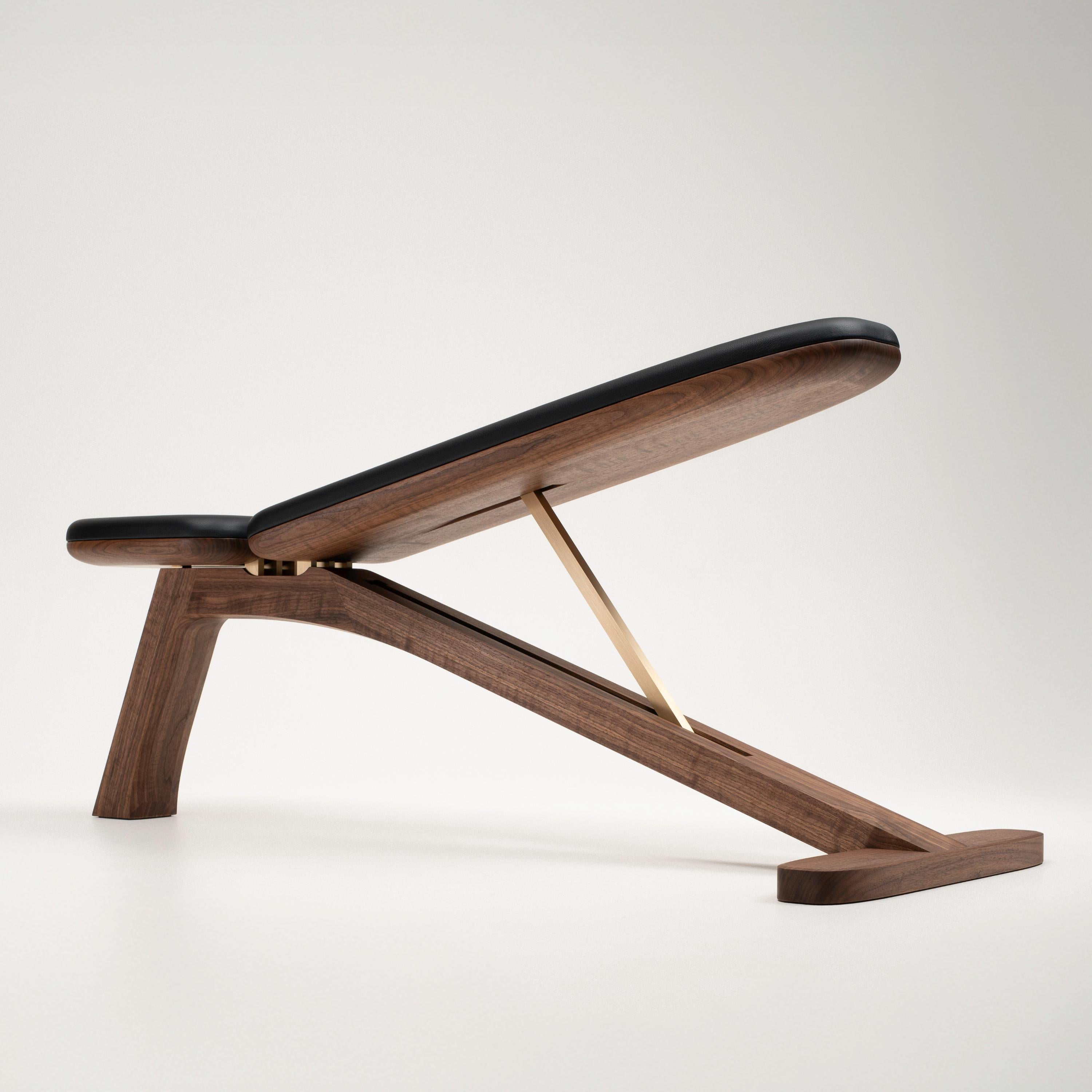 XXI secolo e contemporaneo Prime Walnut, Any Metal, Any Leather Ledge Weight Bench di Eternal Creek in vendita