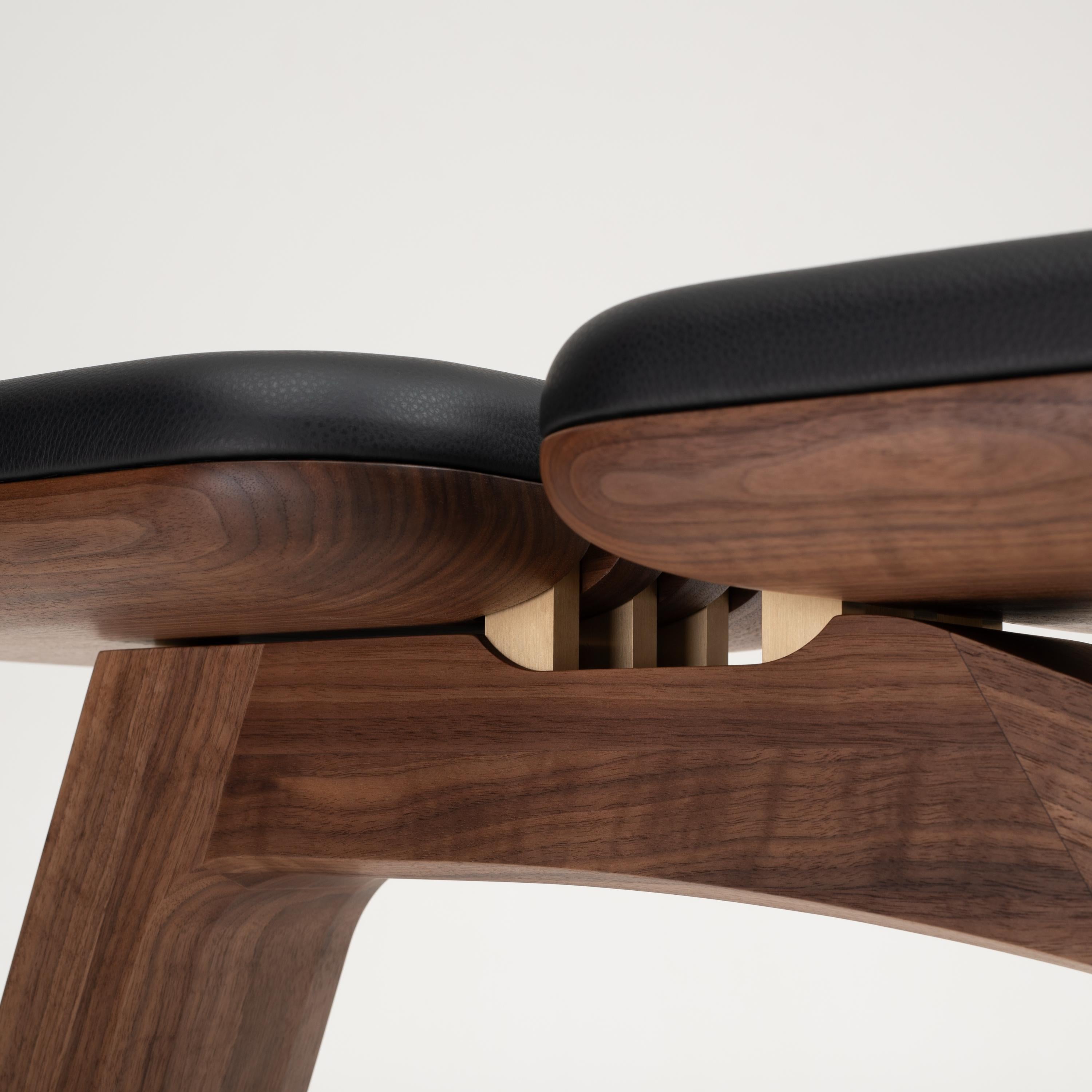 Prime Walnut, Any Metal, Any Leather Ledge Weight Bench di Eternal Creek in vendita 2