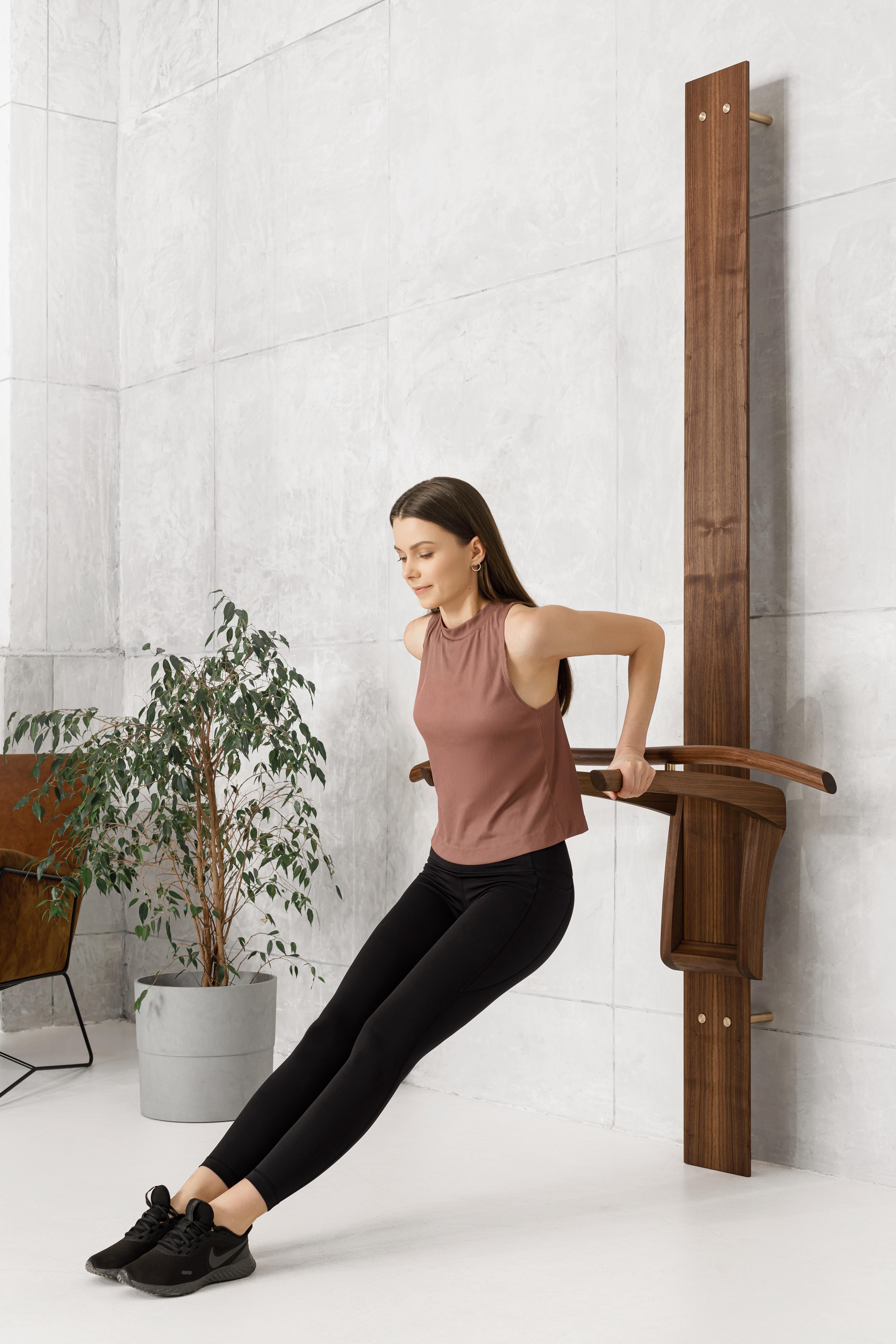 XXI secolo e contemporaneo Prime Walnut, Qualsiasi metallo, Stazione di sollevamento e immersione ad arco di Eternal Creek in vendita