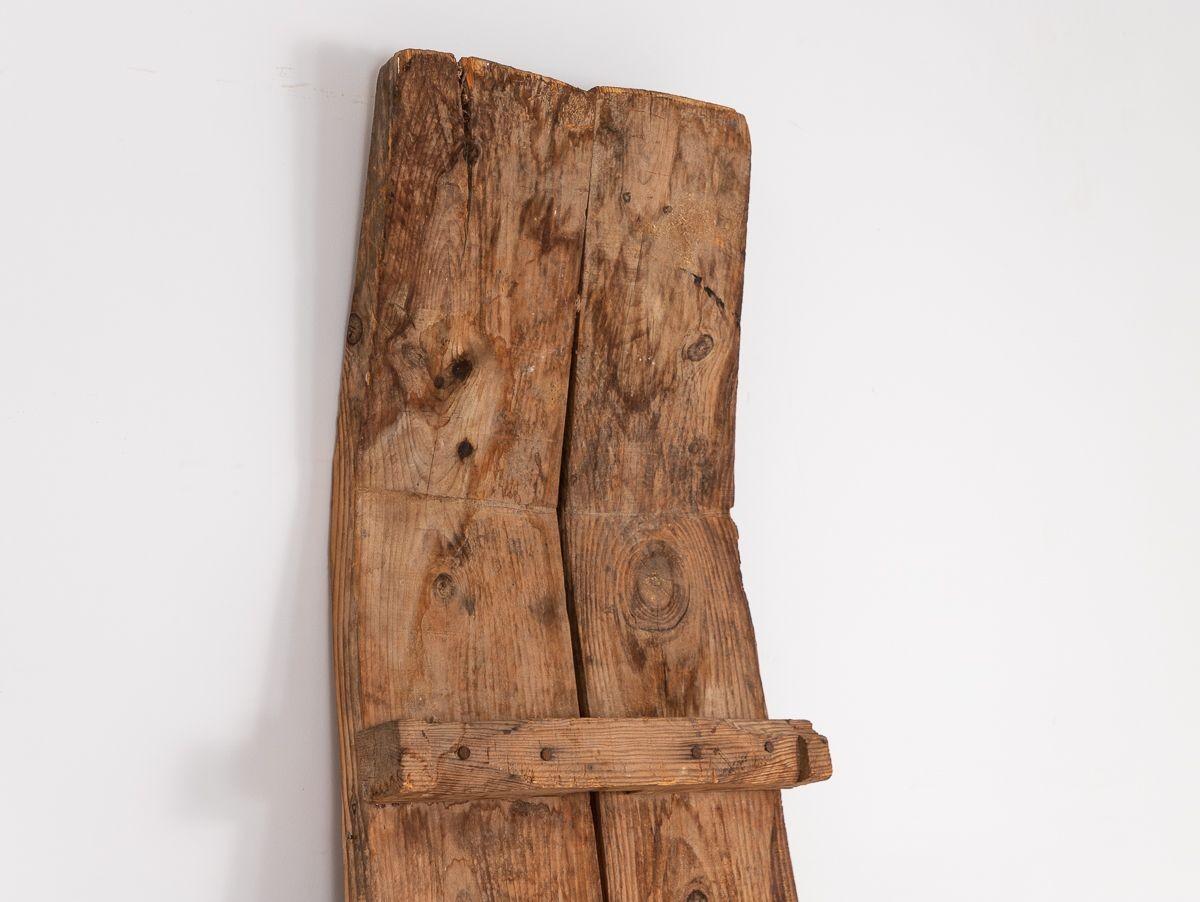 Primitave Wood and Stone Weizendrescher im Angebot 6