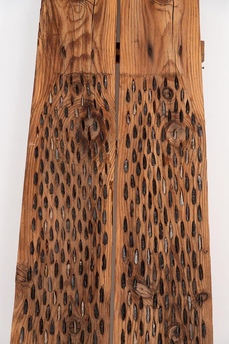 Primitave Wood and Stone Weizendrescher (Griechisch) im Angebot