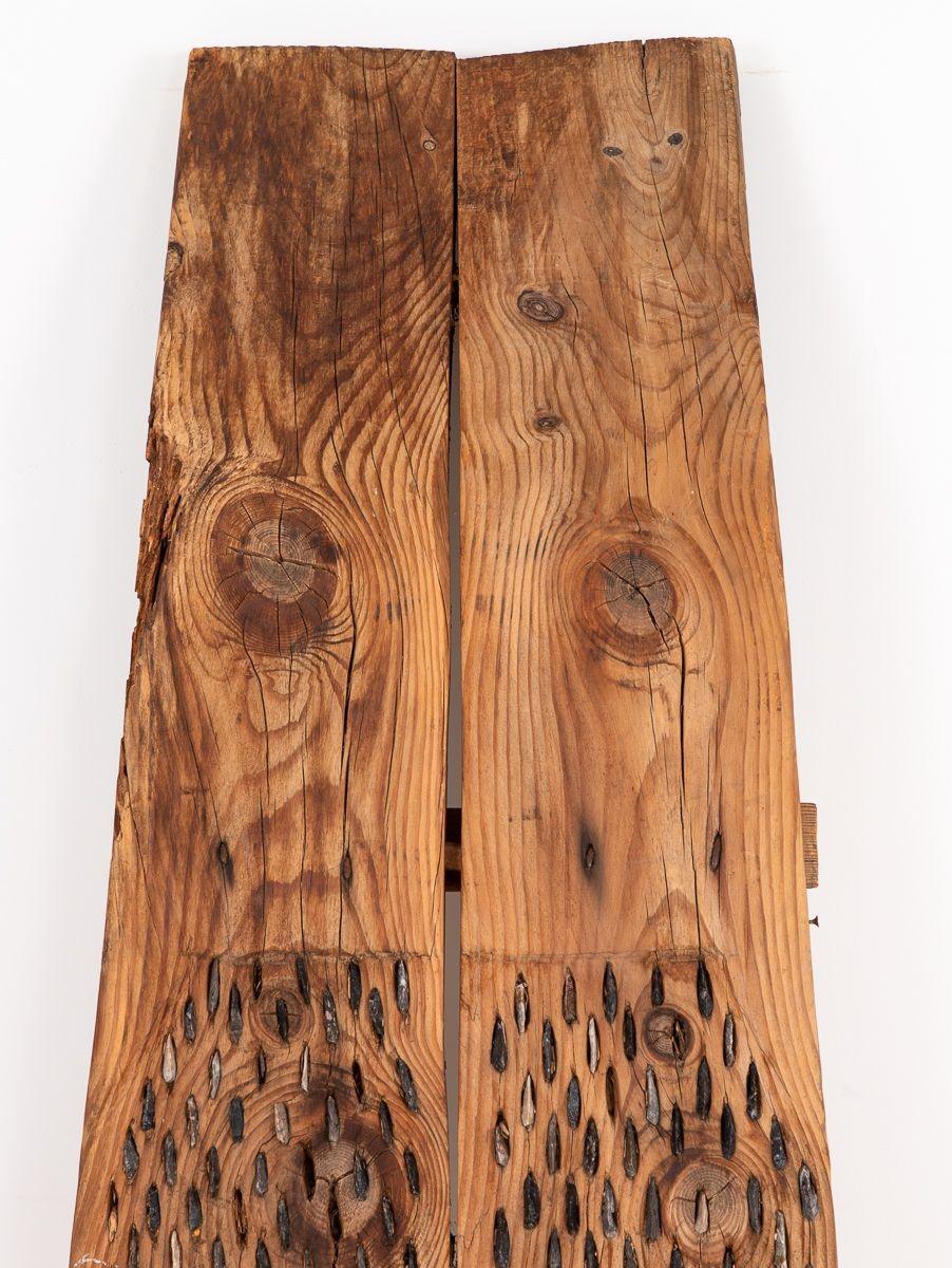 Primitave Wood and Stone Weizendrescher im Angebot 3