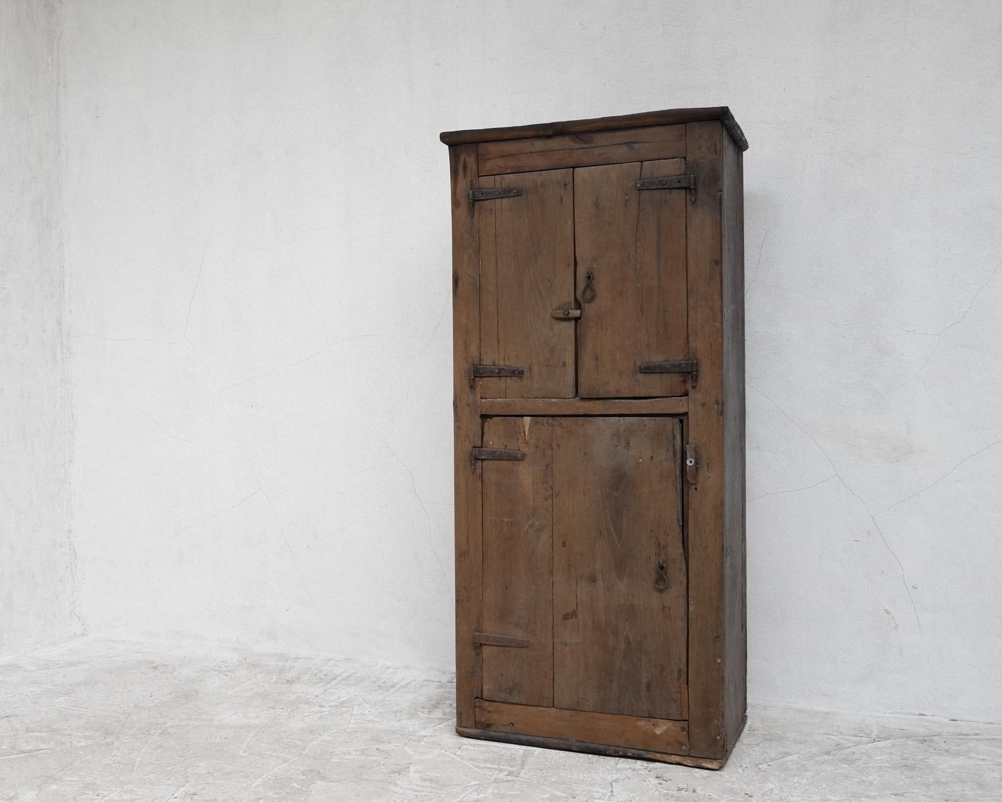 Primitive 18th C. Pyrenean Mountain Cupboard Wabi Sabi In Excellent Condition For Sale In London, GB