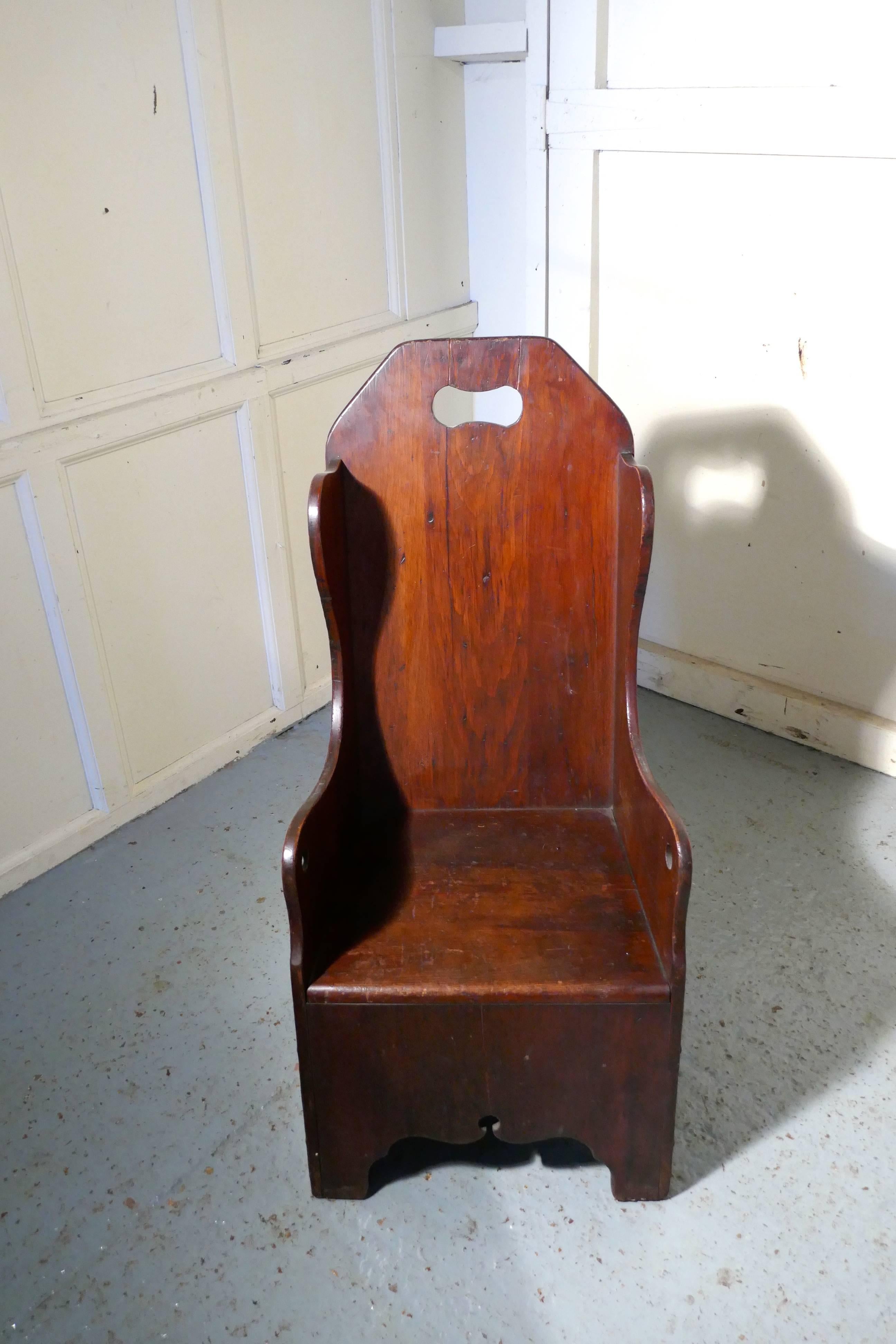 Primitive 19th Century American Pine Childs Country Chair In Good Condition For Sale In Chillerton, Isle of Wight