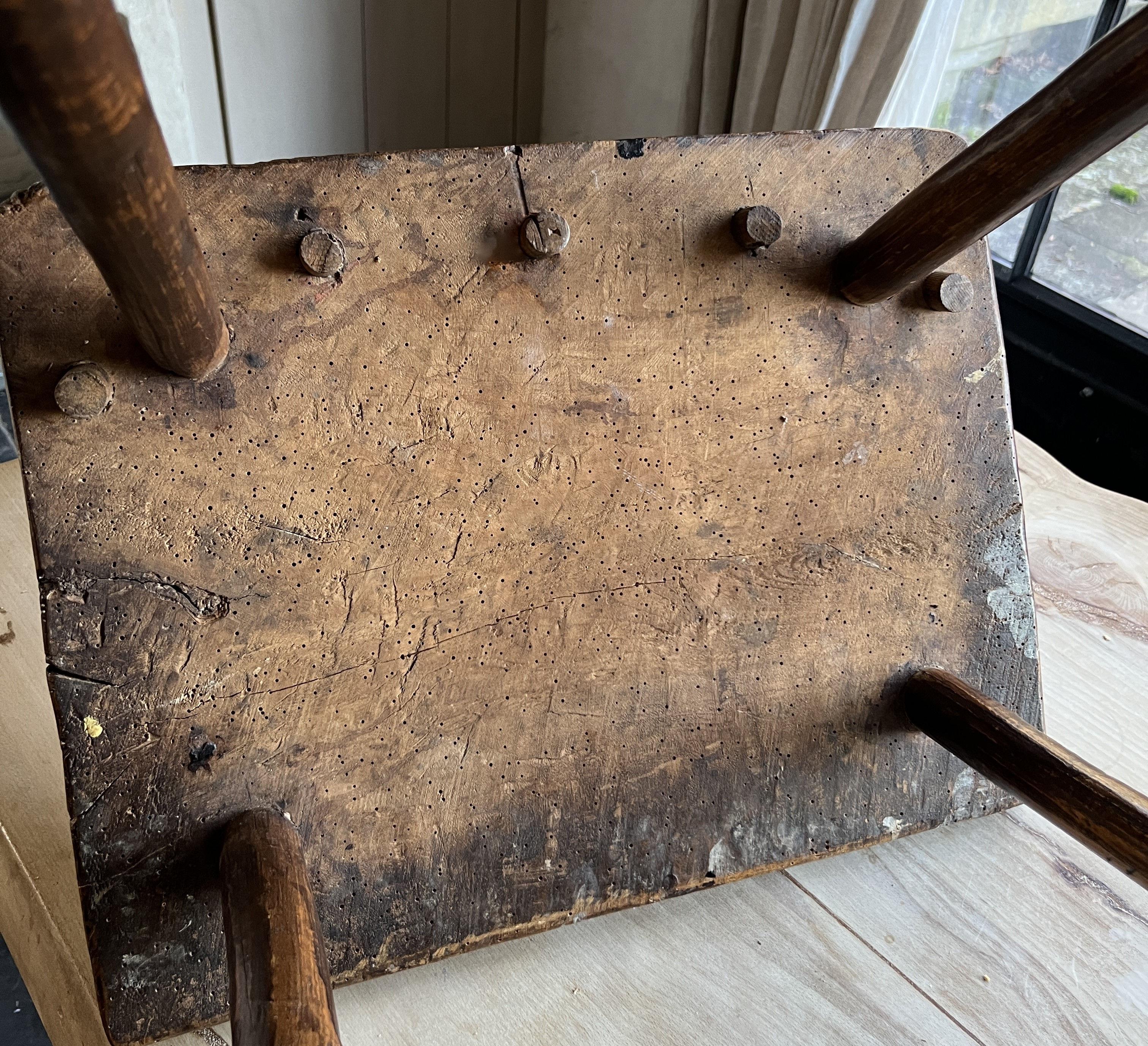 Primitiver Stuhl aus dem 19. Jahrhundert 7