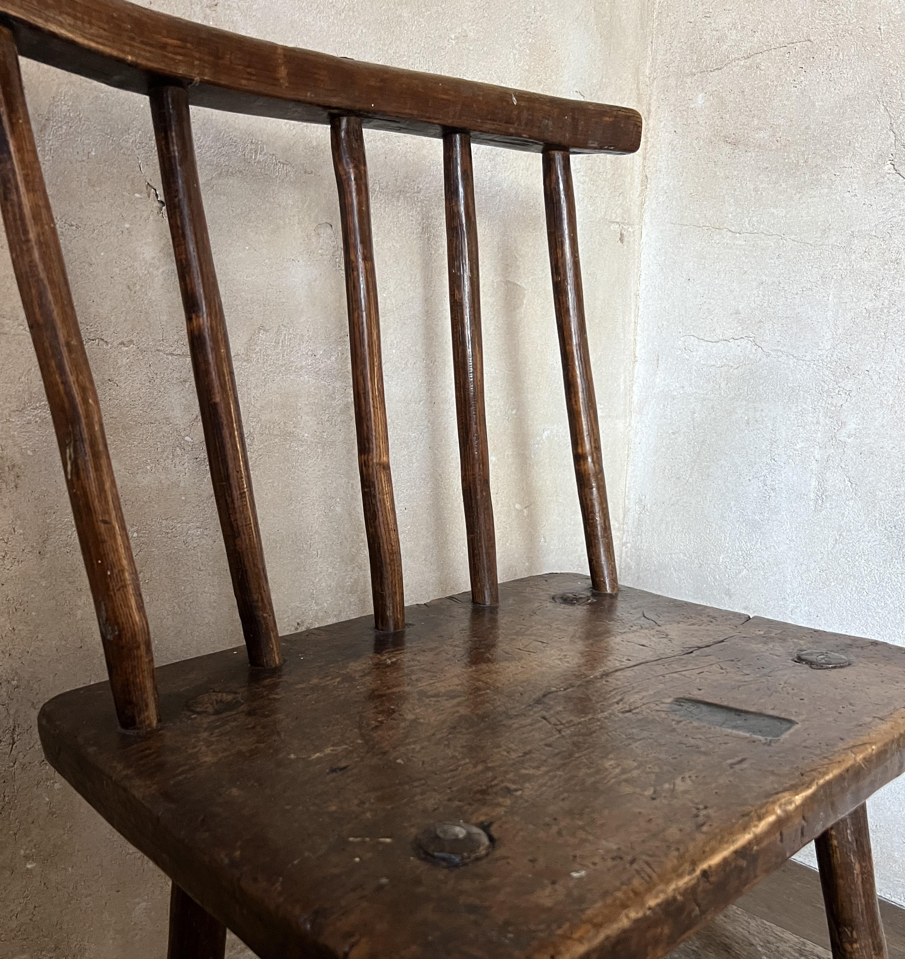 Primitiver Stuhl aus dem 19. Jahrhundert (Viktorianisch)