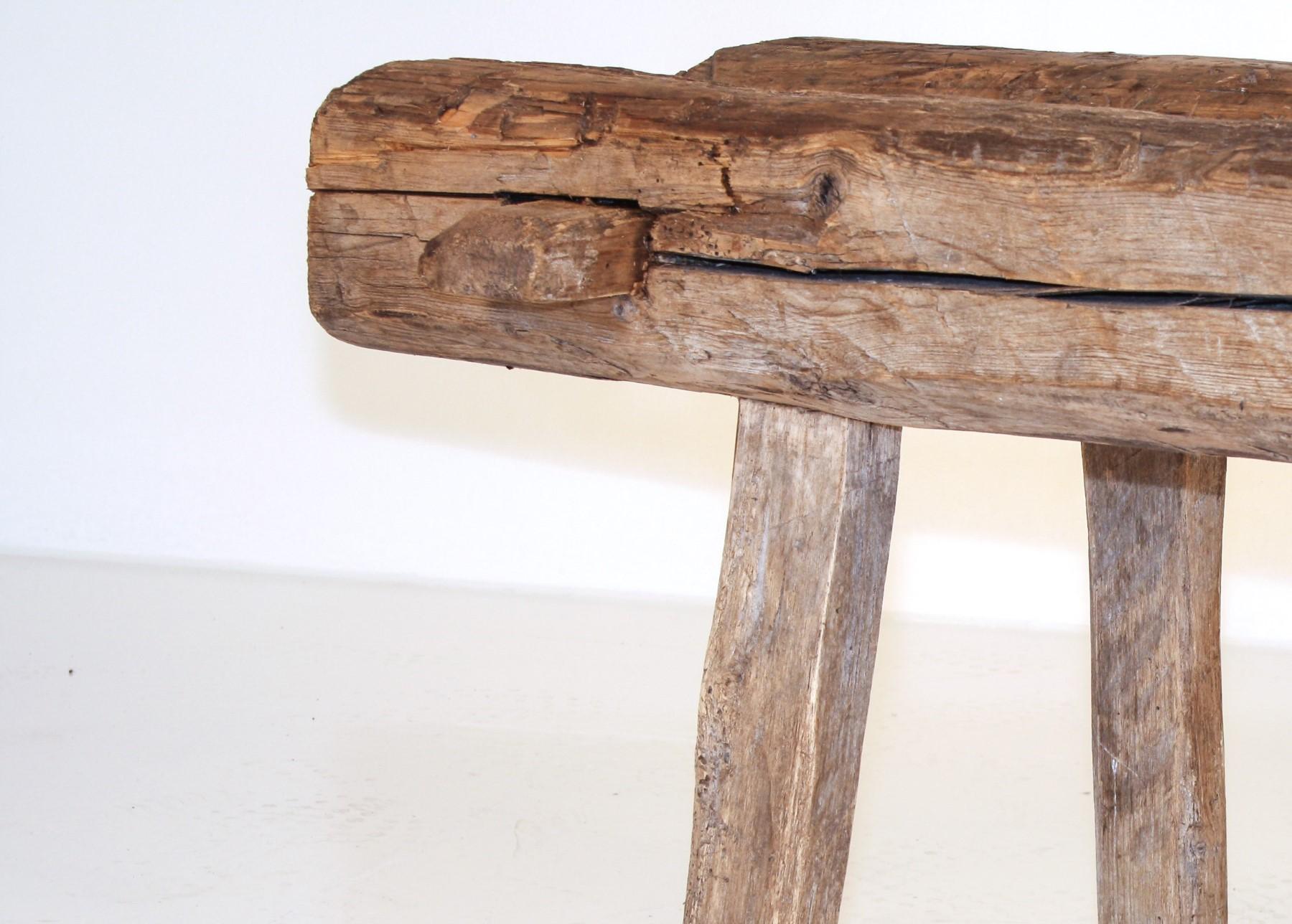 Primitiva Rueda Wabi-Sabi de Olmo del Siglo XIX  Asiento de banco para cerdos de 1,80 m en venta 4