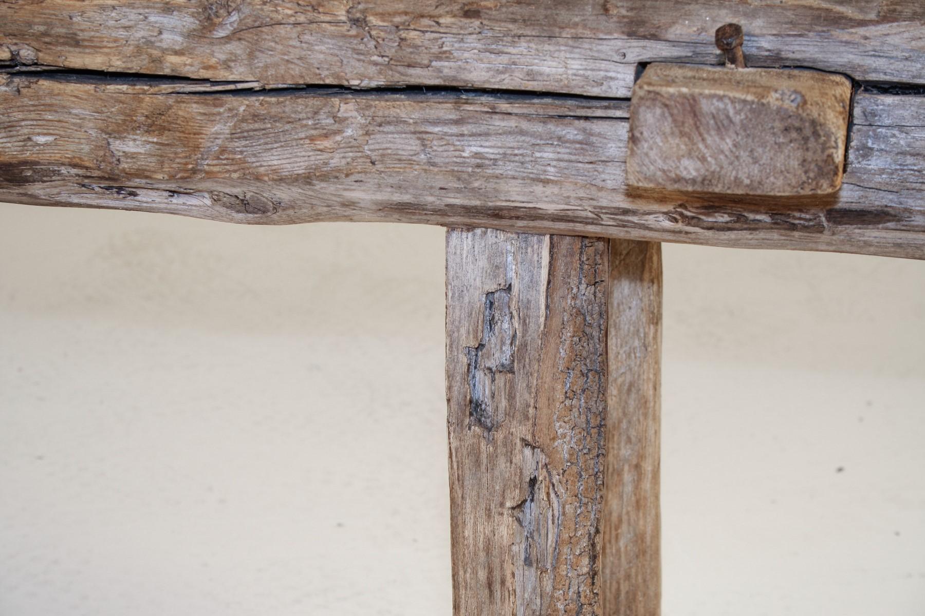 Primitiva Rueda Wabi-Sabi de Olmo del Siglo XIX  Asiento de banco para cerdos de 1,80 m en venta 6