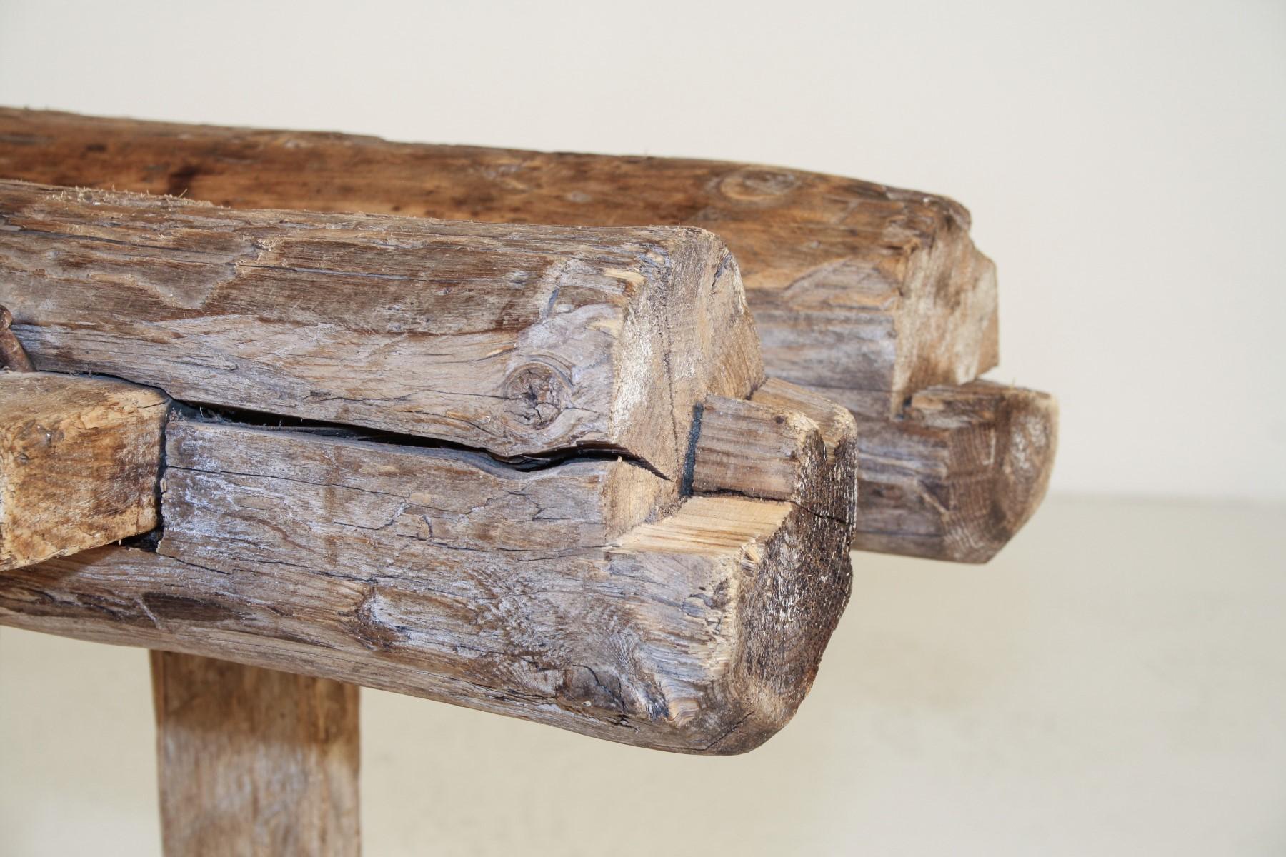 Primitiva Rueda Wabi-Sabi de Olmo del Siglo XIX  Asiento de banco para cerdos de 1,80 m en venta 7