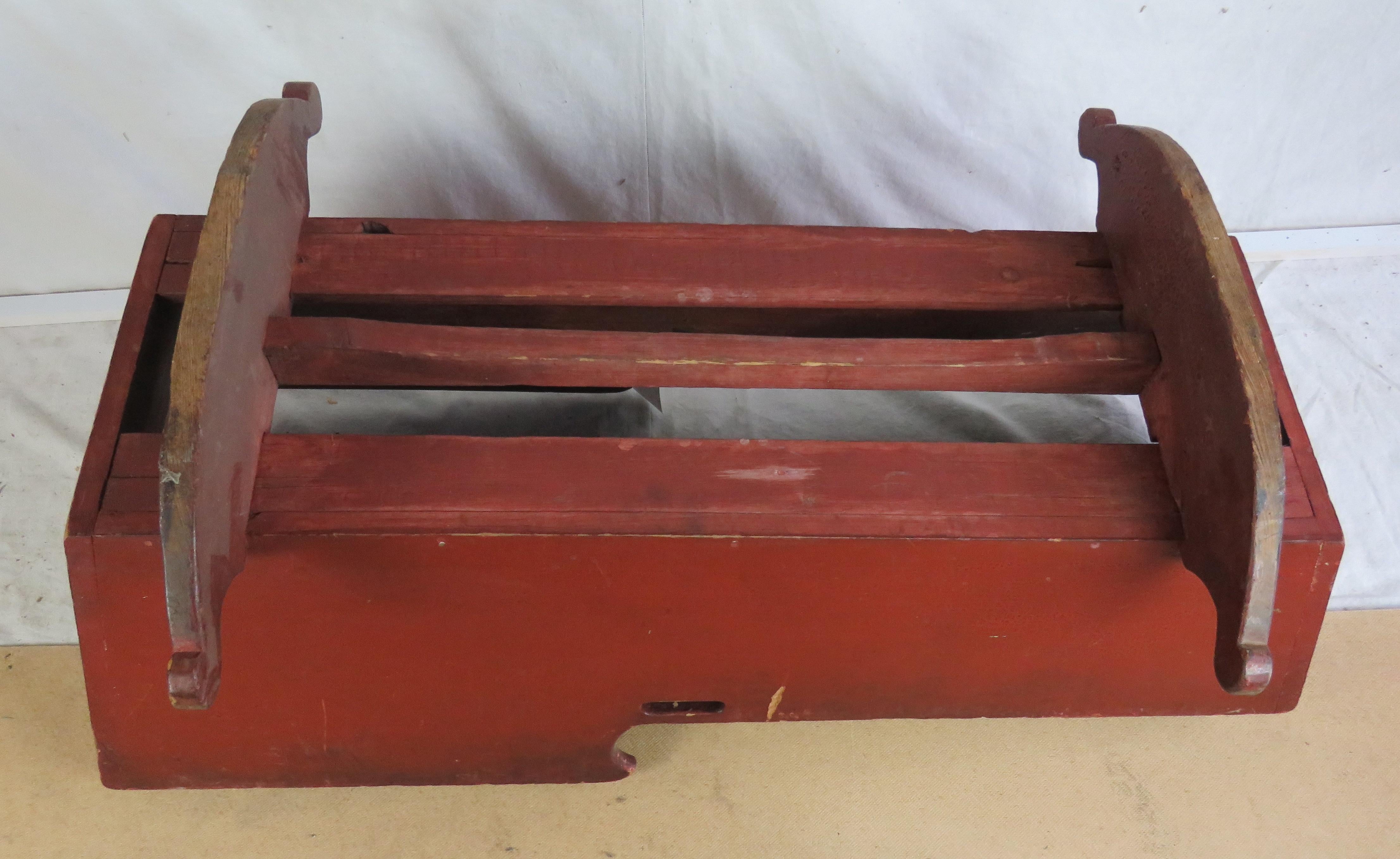 Primitive 19th Century Rocking Cradle In Fair Condition For Sale In Nantucket, MA