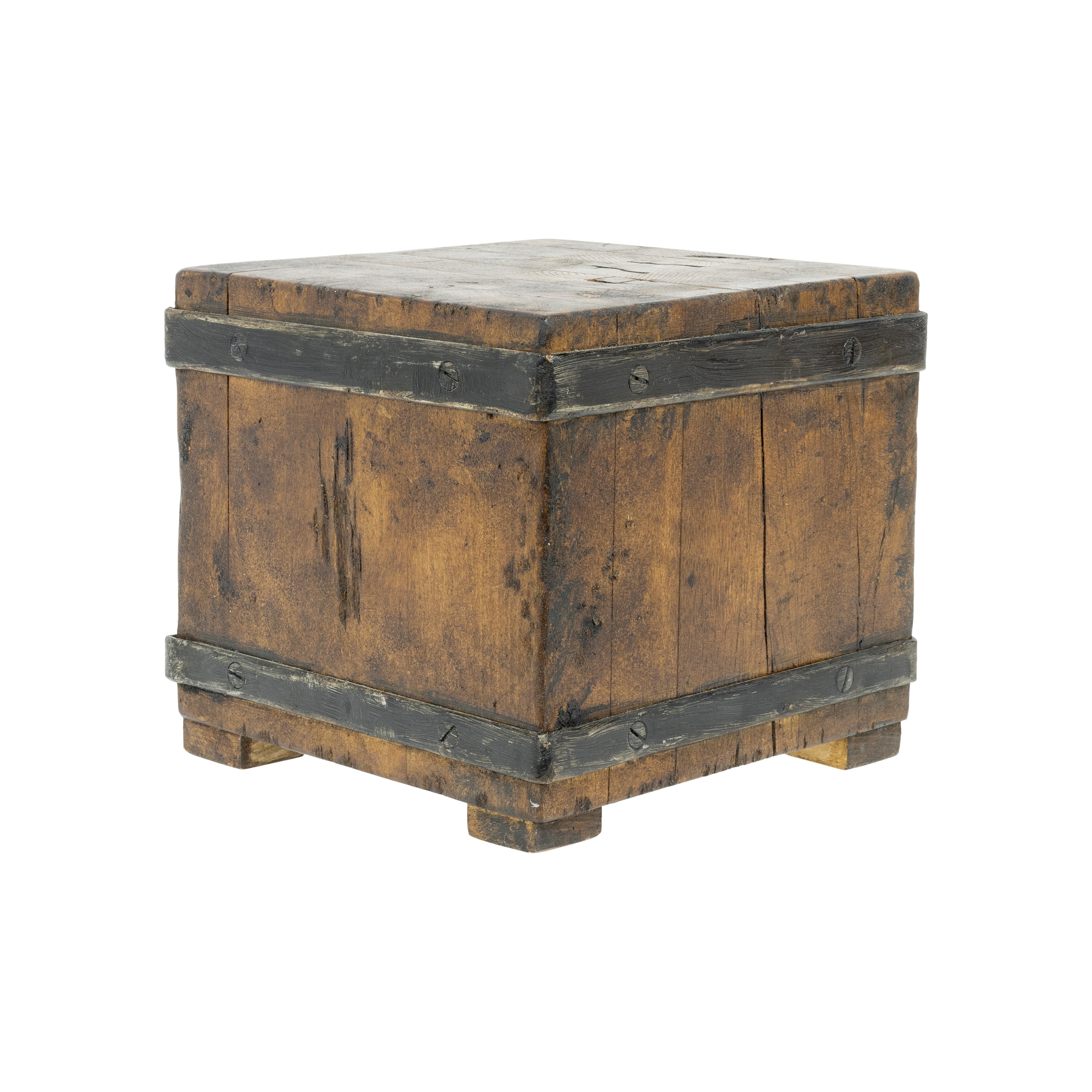 Primitive 19th Century Tabletop Butcher Block In Good Condition For Sale In Coeur d'Alene, ID