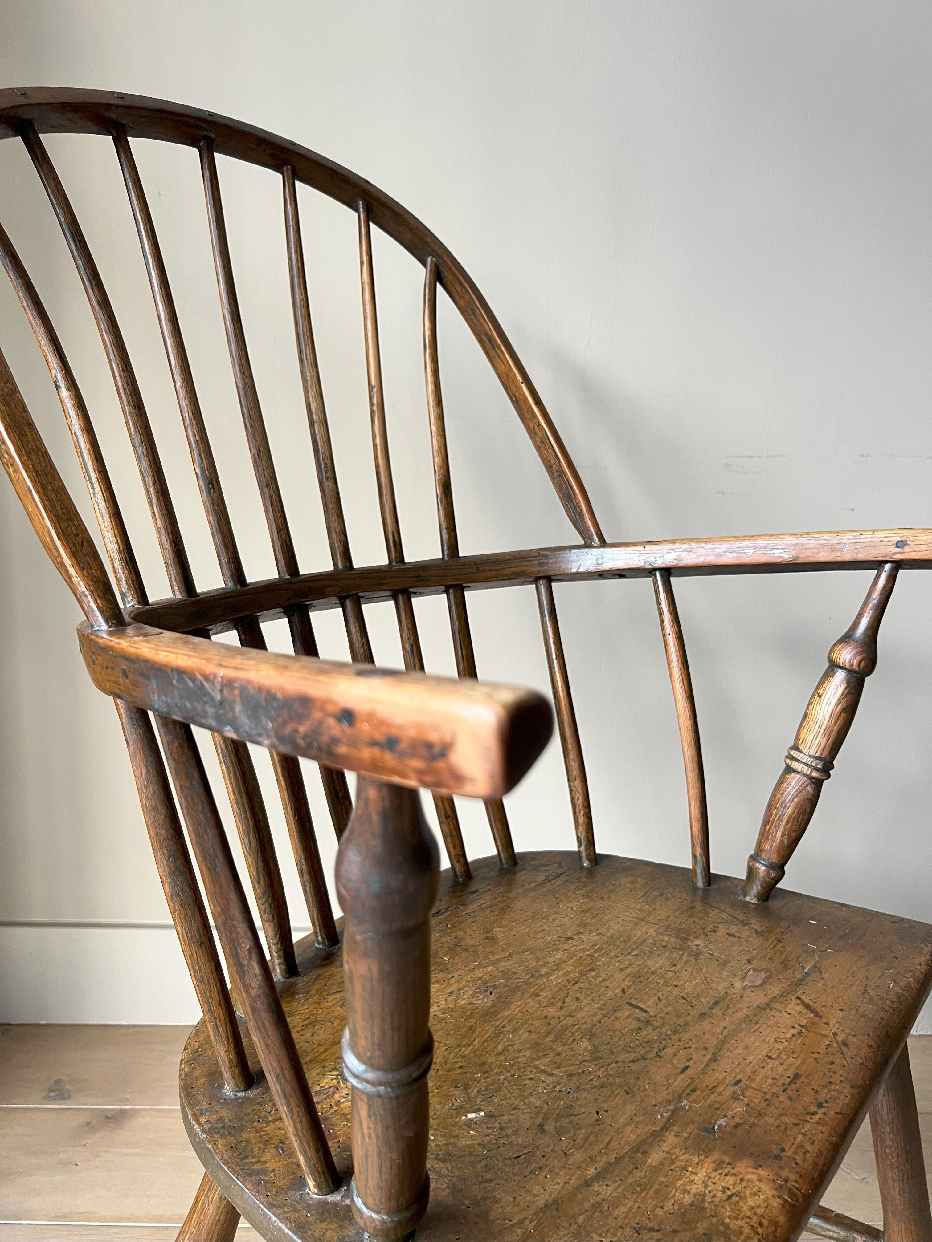 Chaise Windsor primitive du 19e siècle en vente 2