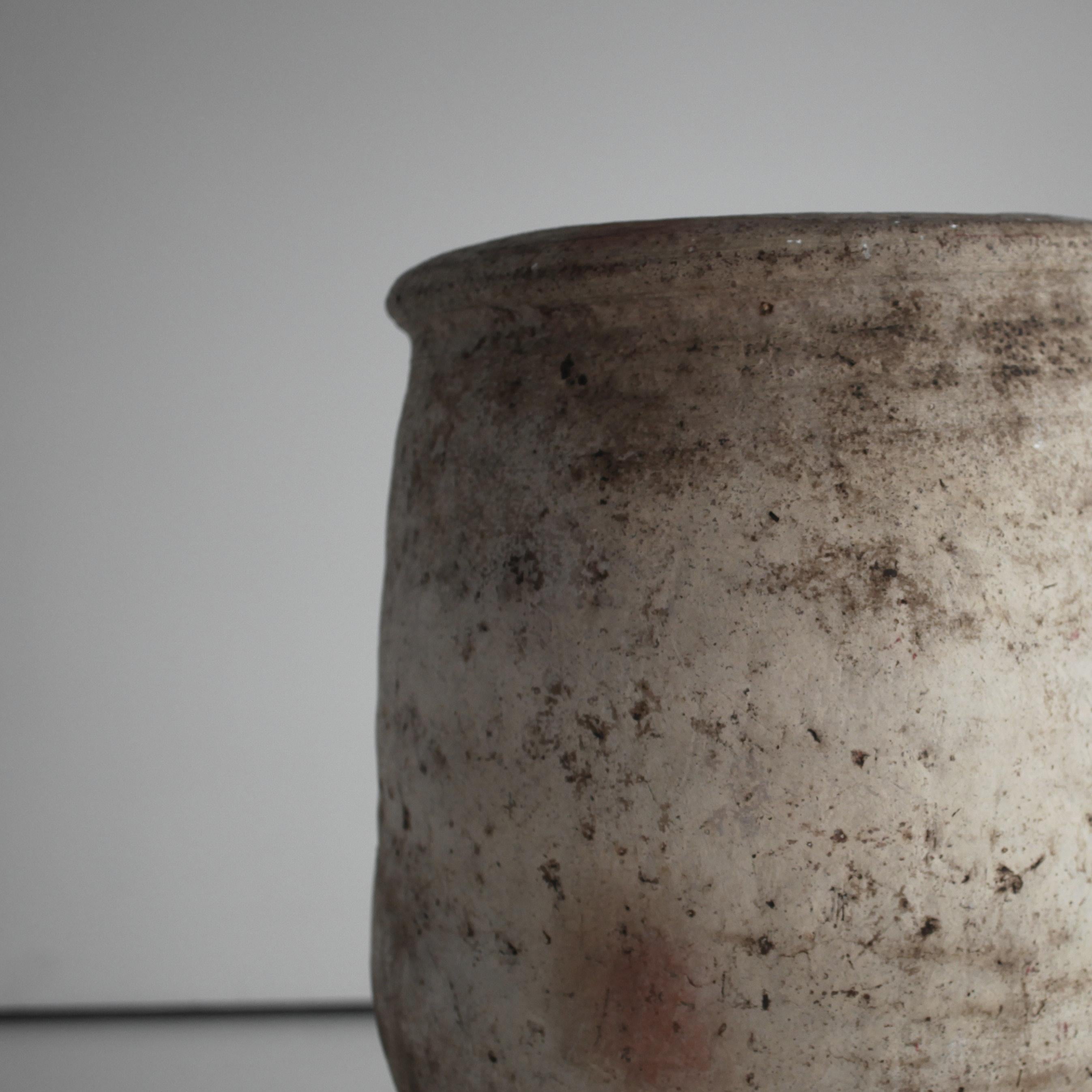 Terracotta Vaso/portavaso primitivo in terracotta portoghese del 19° secolo Wabi Sabi in vendita
