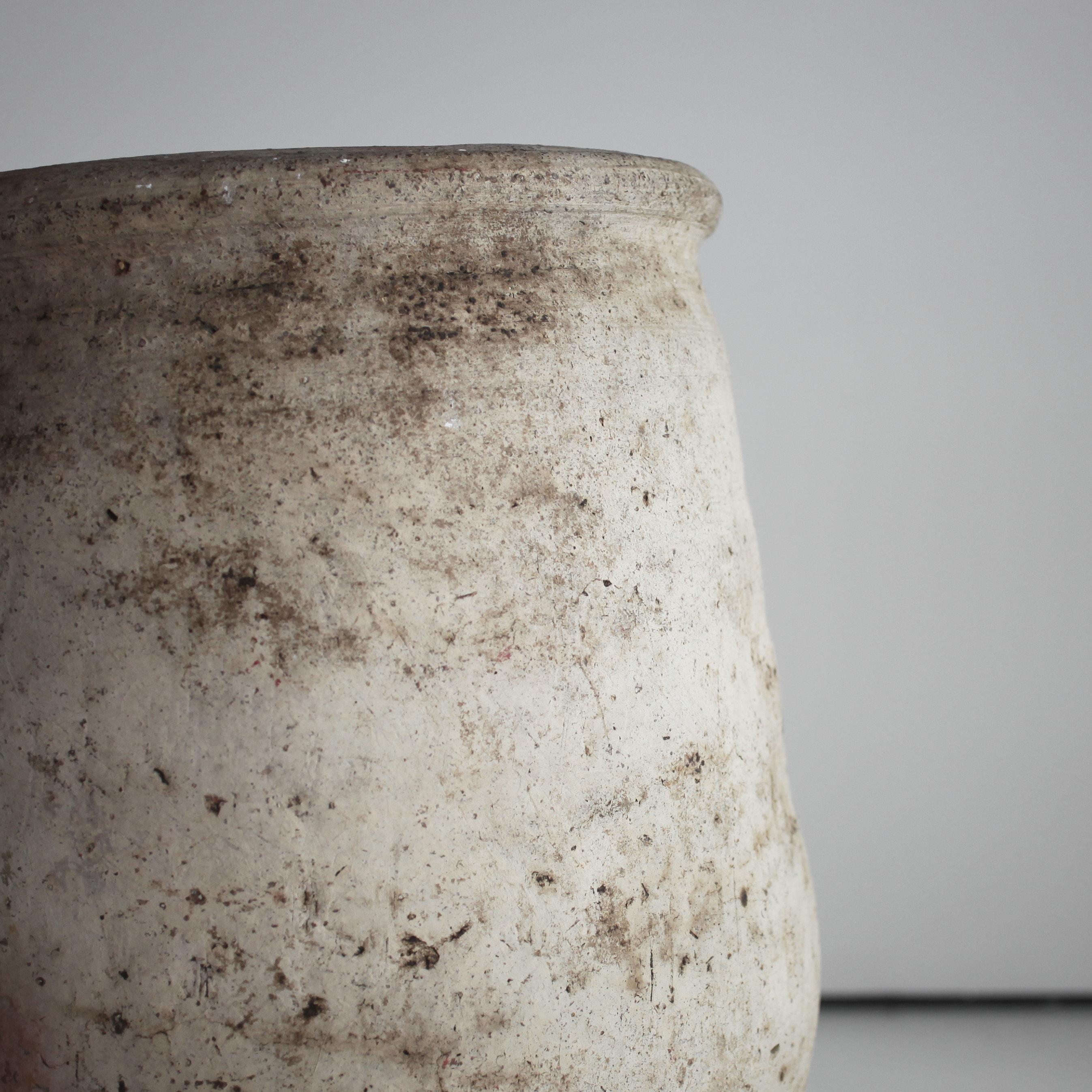 Vaso/portavaso primitivo in terracotta portoghese del 19° secolo Wabi Sabi in vendita 1
