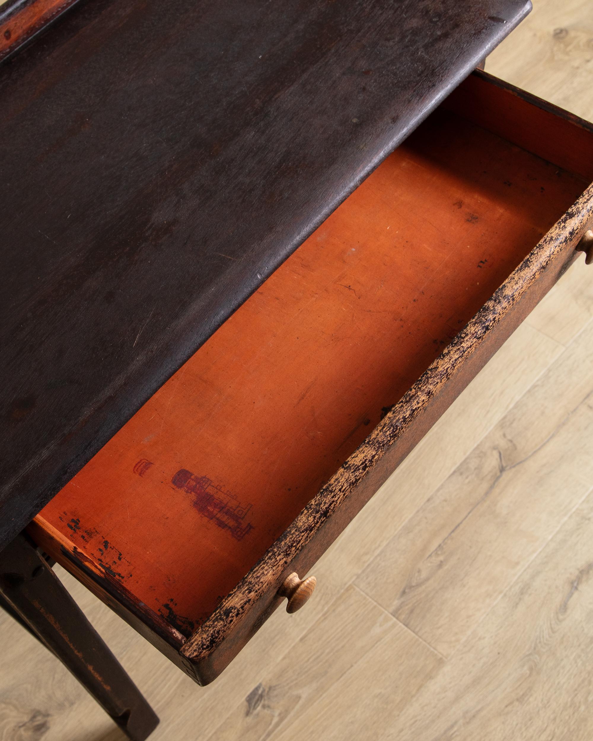 Bureau primitif en bois vieilli, années 1930 en vente 4