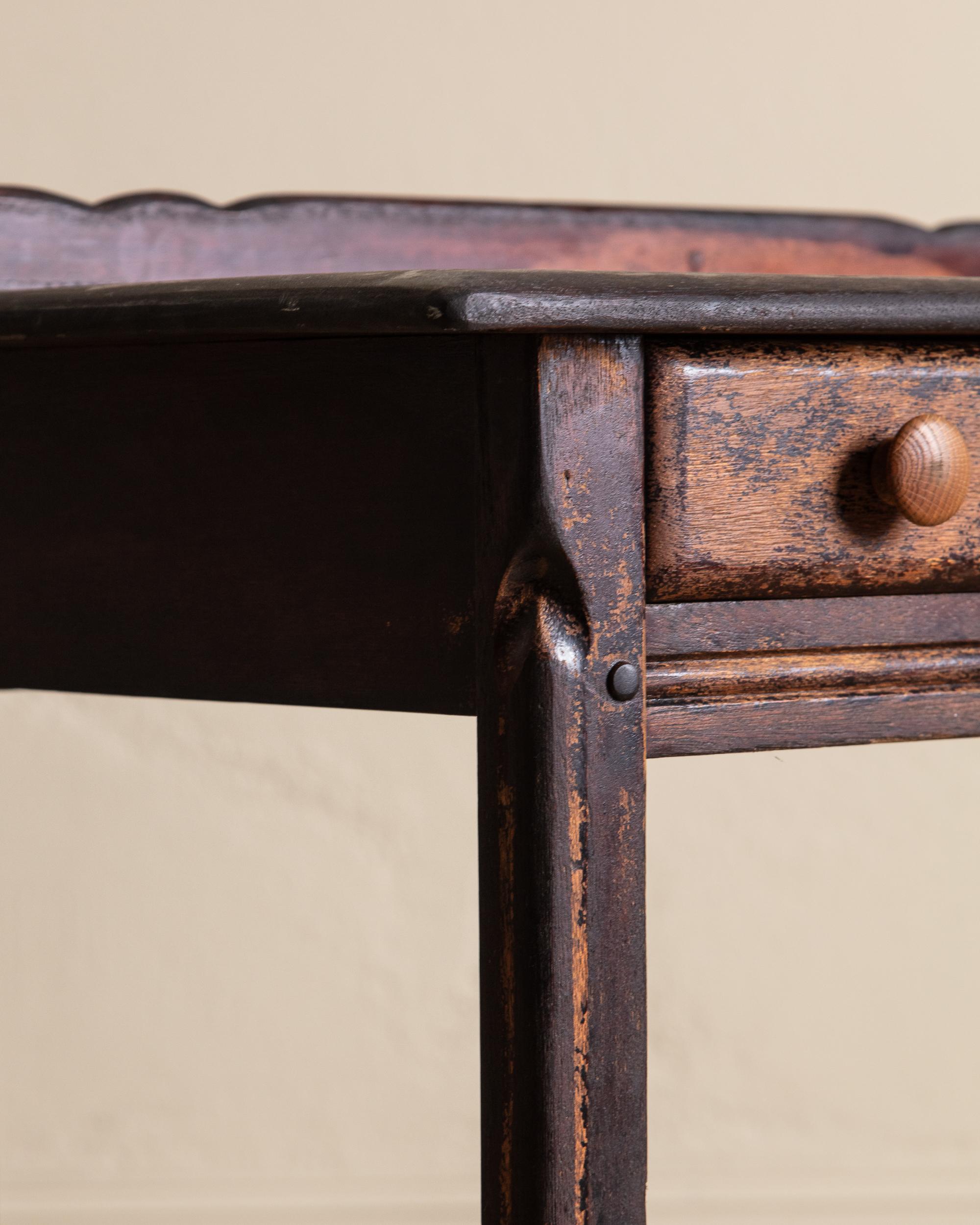 Bureau primitif en bois vieilli, années 1930 en vente 5