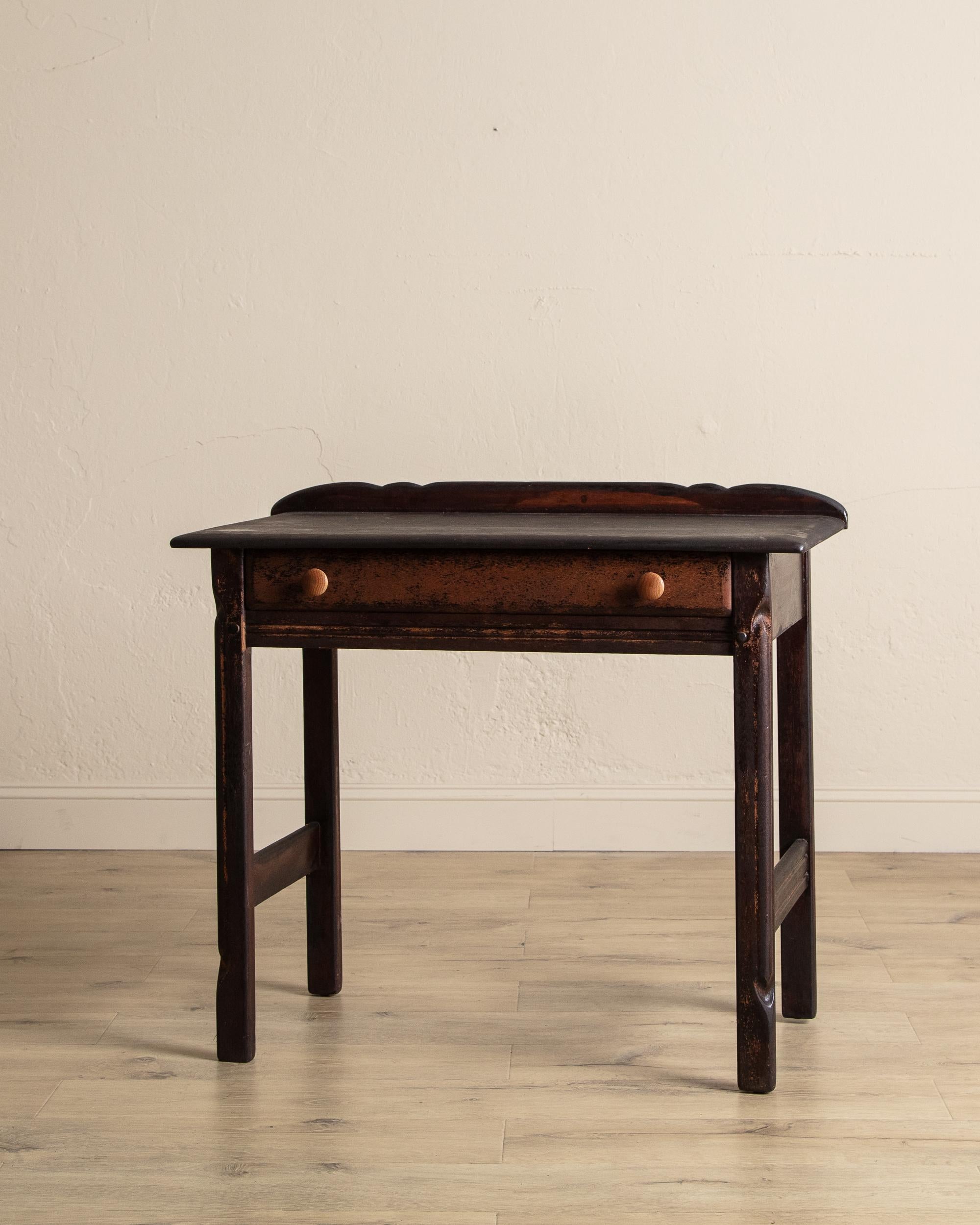 Inconnu Bureau primitif en bois vieilli, années 1930 en vente
