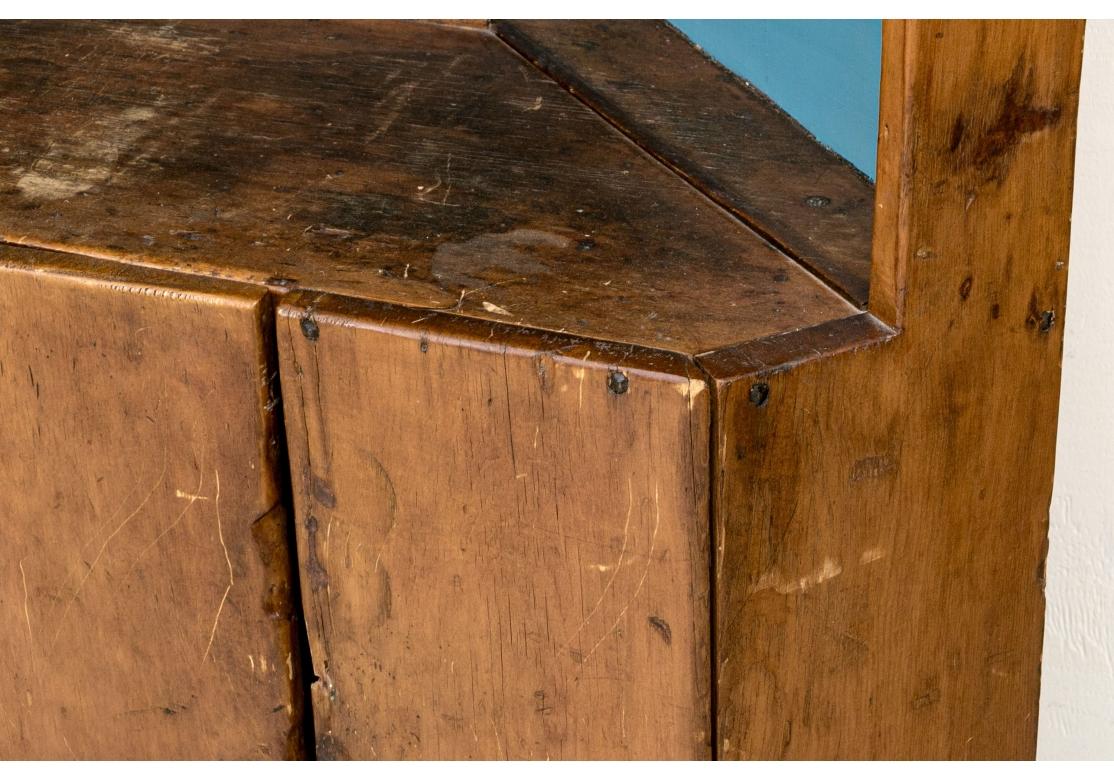 Primitive antike amerikanische Eck Hutch im Angebot 5