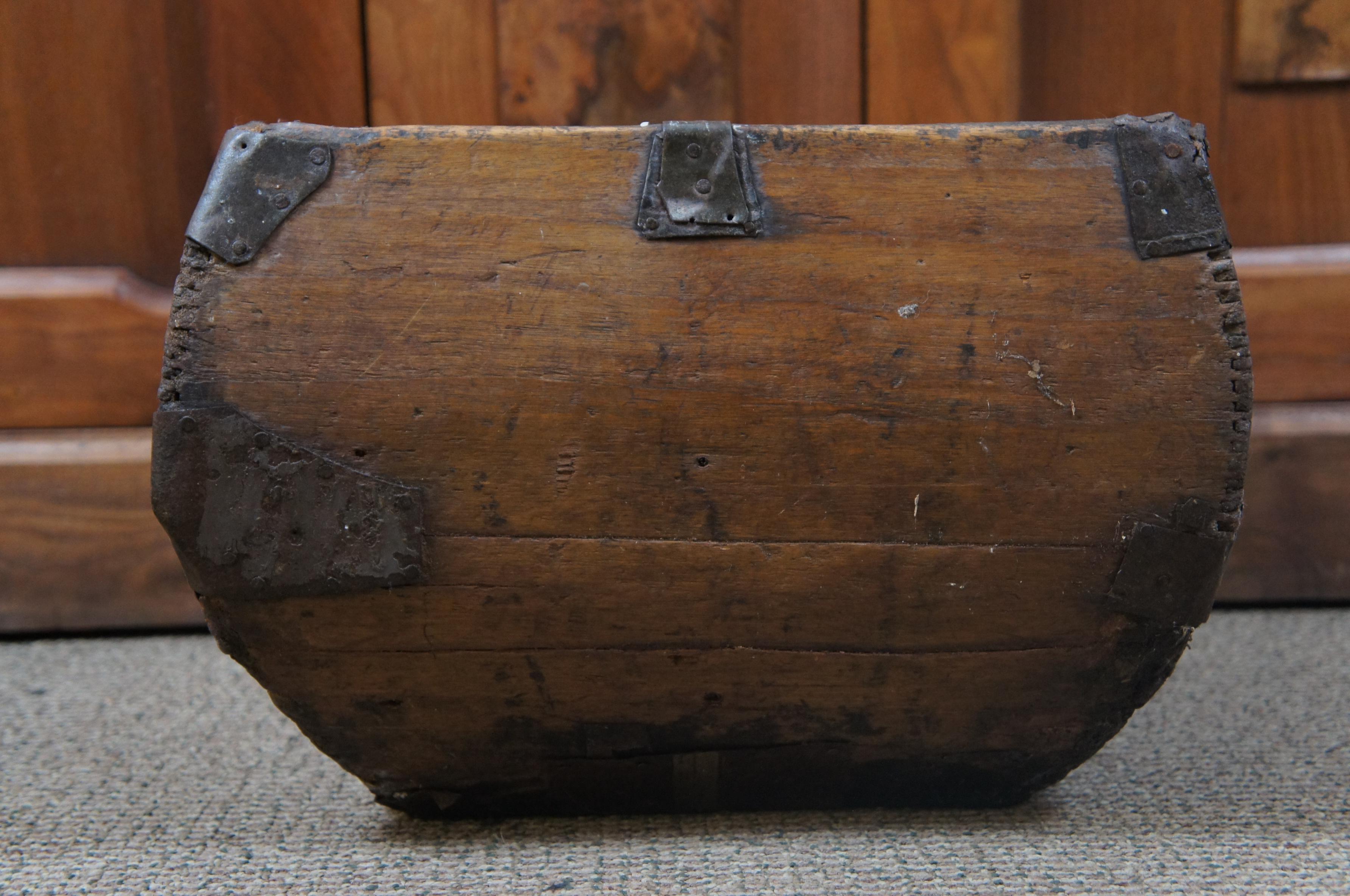 Chinoiserie Antique Chinese Folk Art Wood & Iron Rice Grain Harvest Basket Bucket