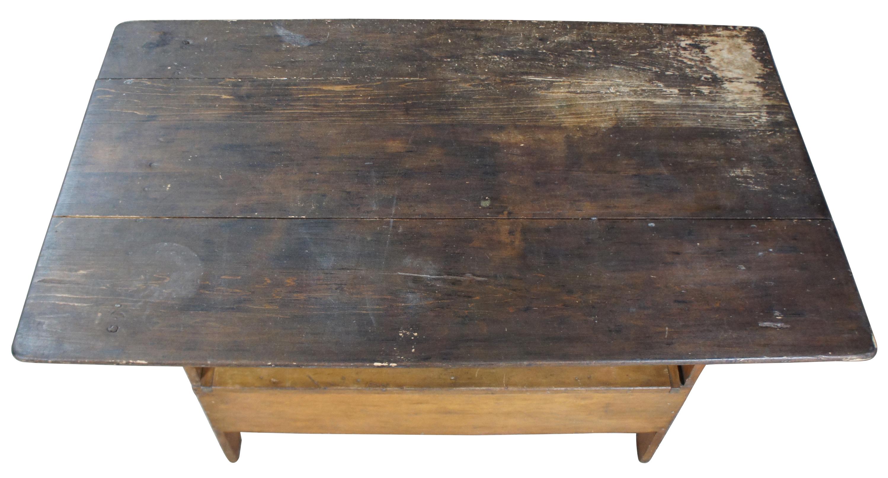Primitive Antique Early American Style Rustic Pine Convertable Table Bench Seat In Good Condition In Dayton, OH