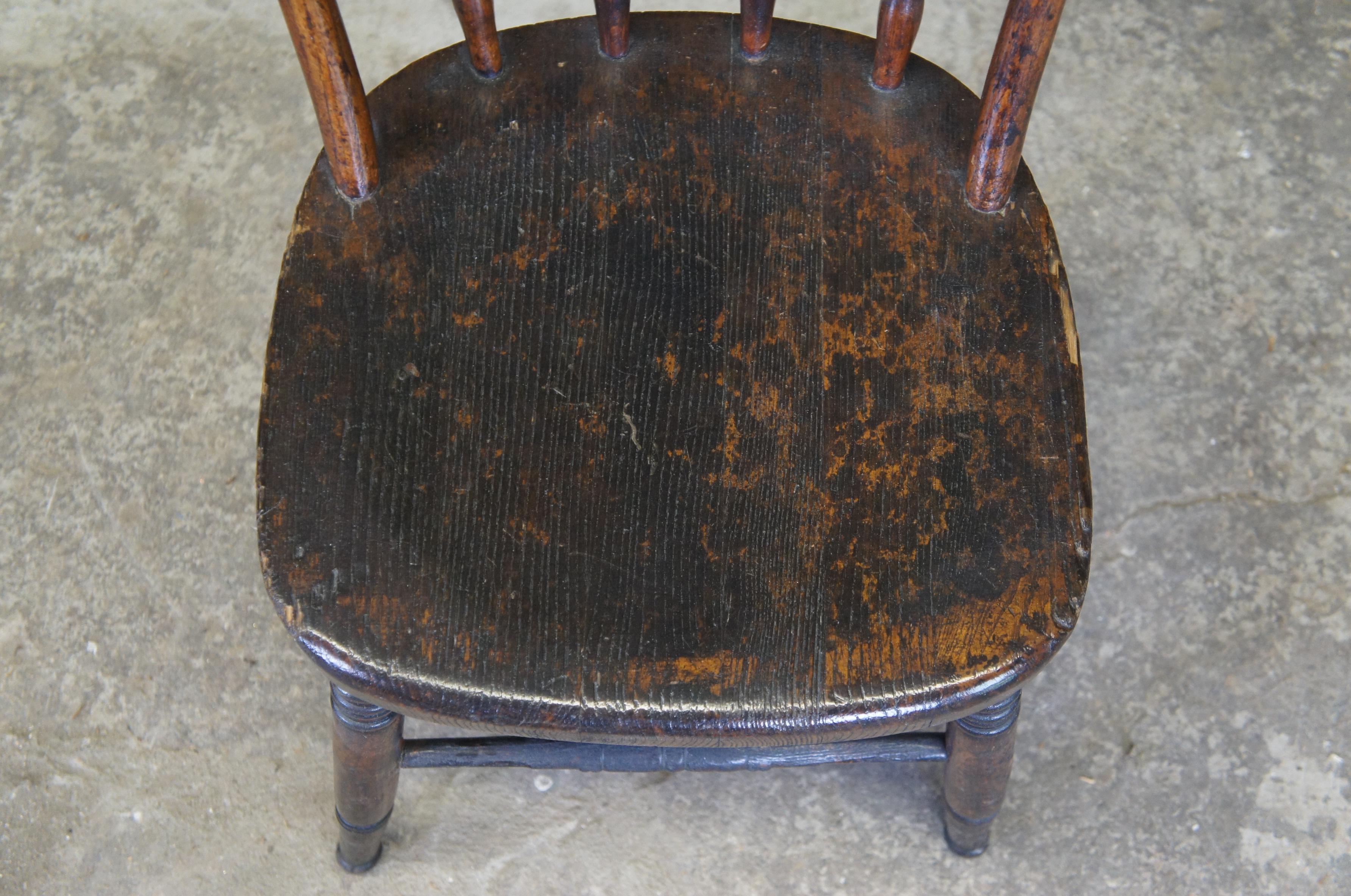 Primitive Antique Early American Windsor Bowback Oak Dining Side Chair Spindle In Good Condition In Dayton, OH