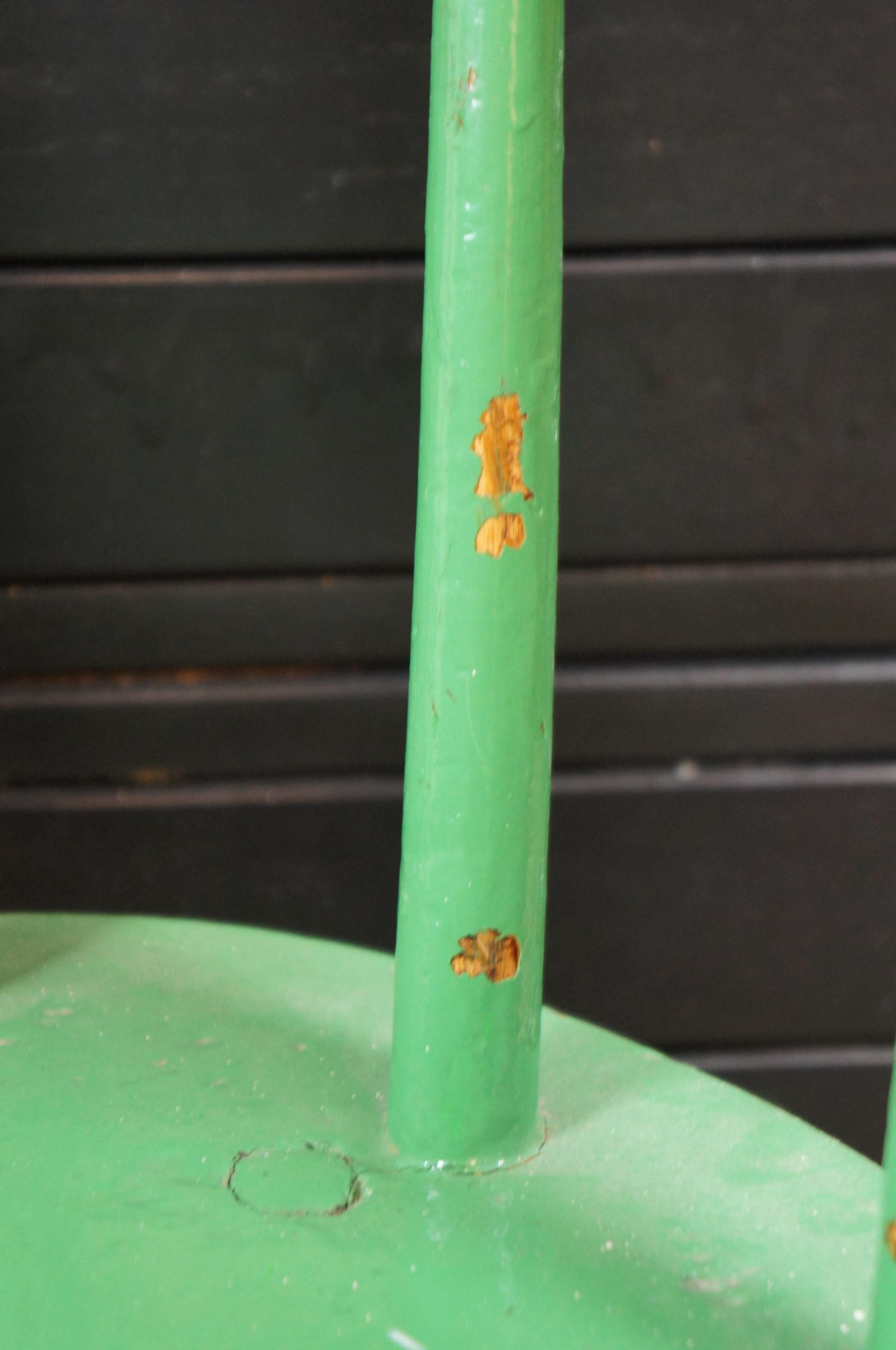 Primitive Antique Green Painted Barrel Back Windsor Caboose Tavern Arm Chair For Sale 1