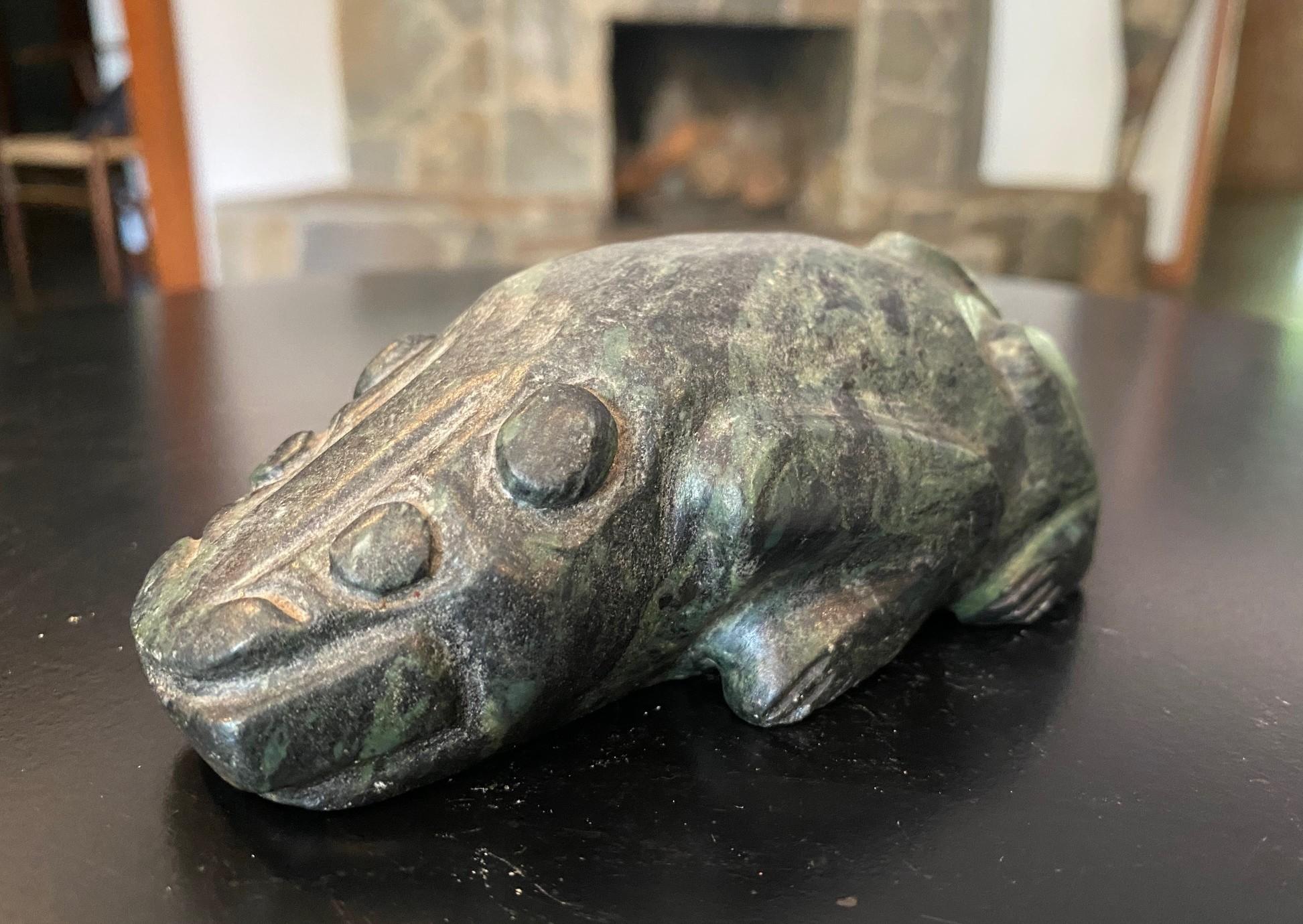 North American Primitive Antique Native American Indigenous Stone Effigy Creature Sculpture For Sale