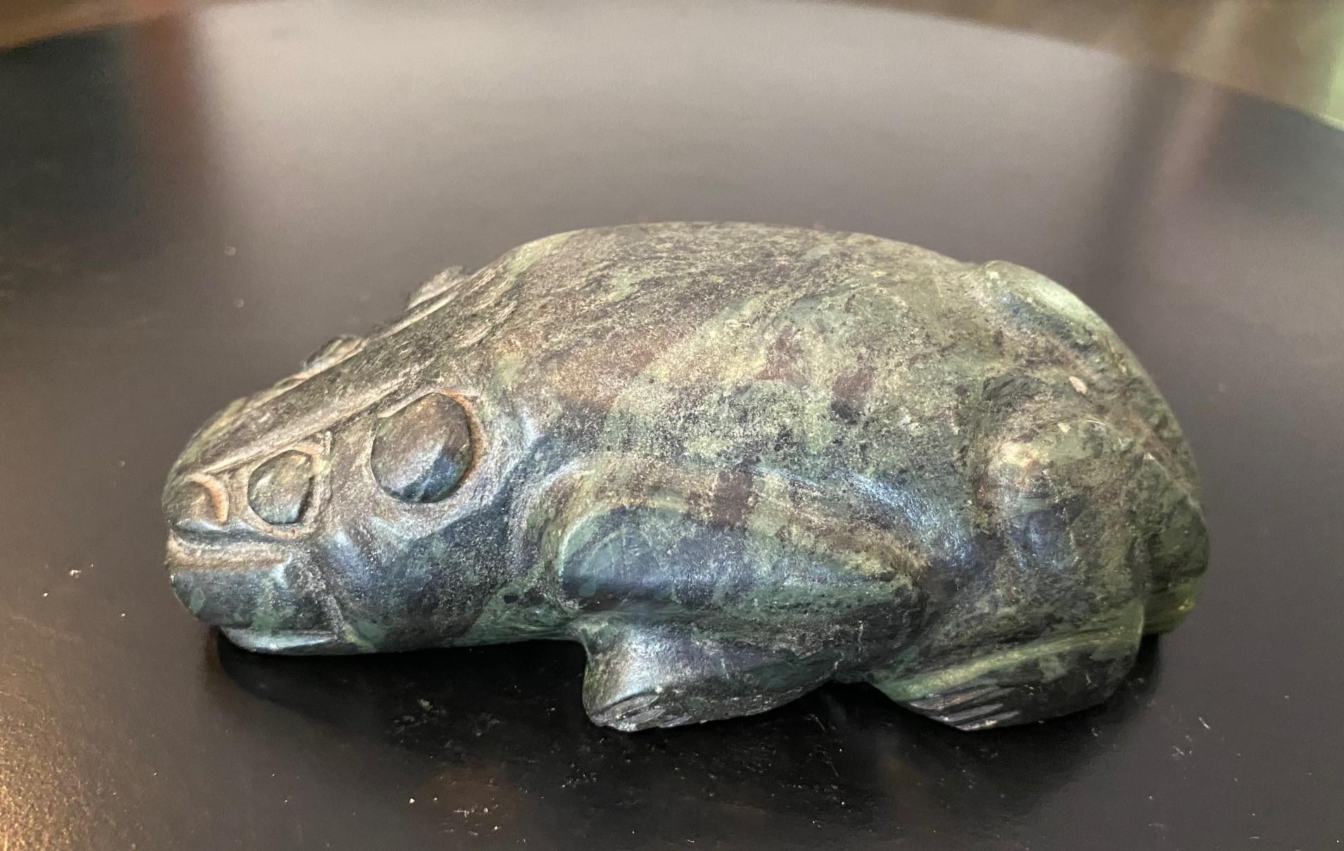 Primitive Antique Native American Indigenous Stone Effigy Creature Sculpture In Good Condition For Sale In Studio City, CA