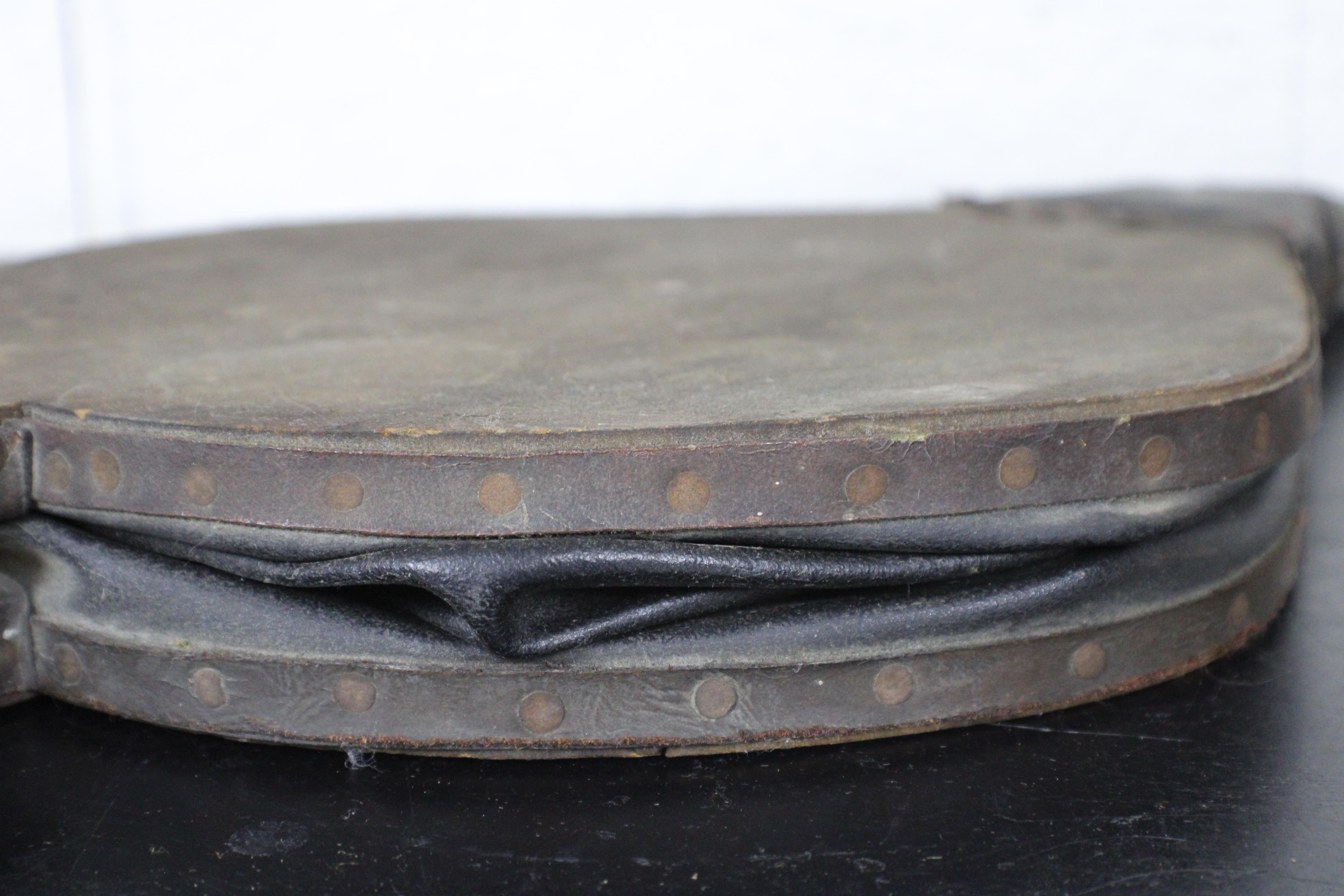 Antique Oak & Leather Fireplace Bellows Fireside Working Condition 2