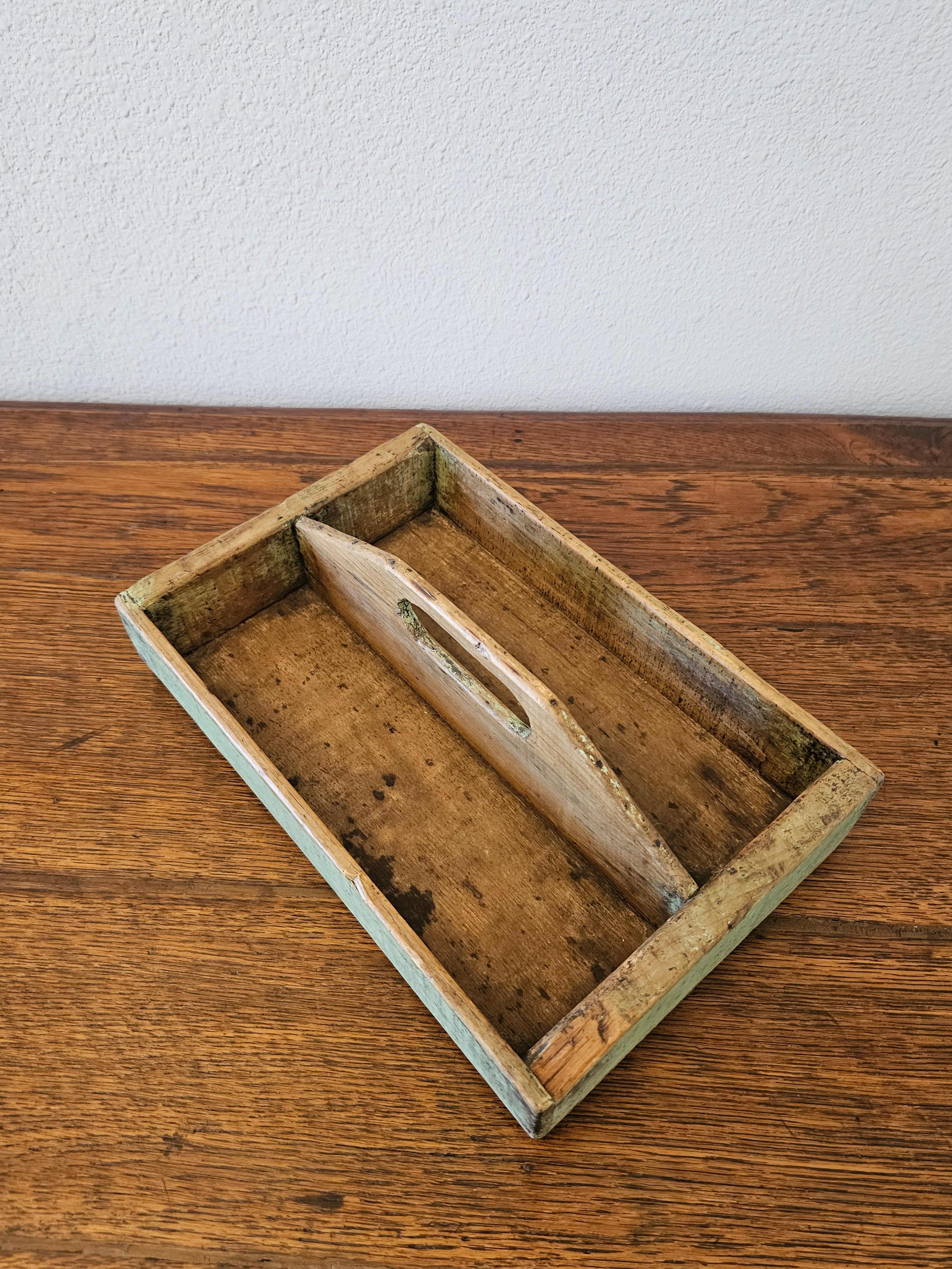 Primitive Antique Painted Wooden Cutlery Caddy Decorative Tray In Good Condition For Sale In Forney, TX