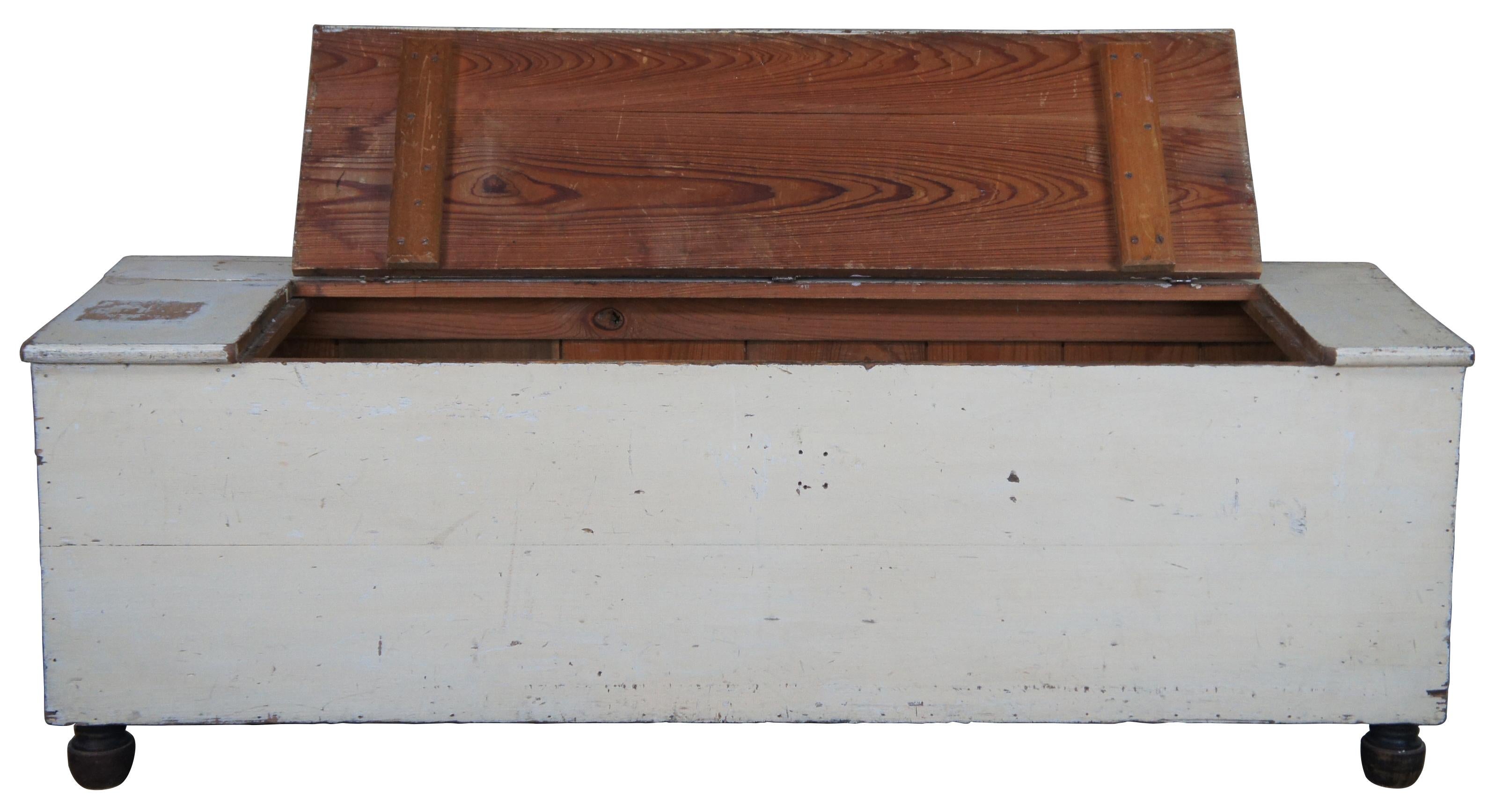 Primitive Antique Pine Country Farmhouse Trunk Chest Bench Seat Distressed Chic In Good Condition In Dayton, OH