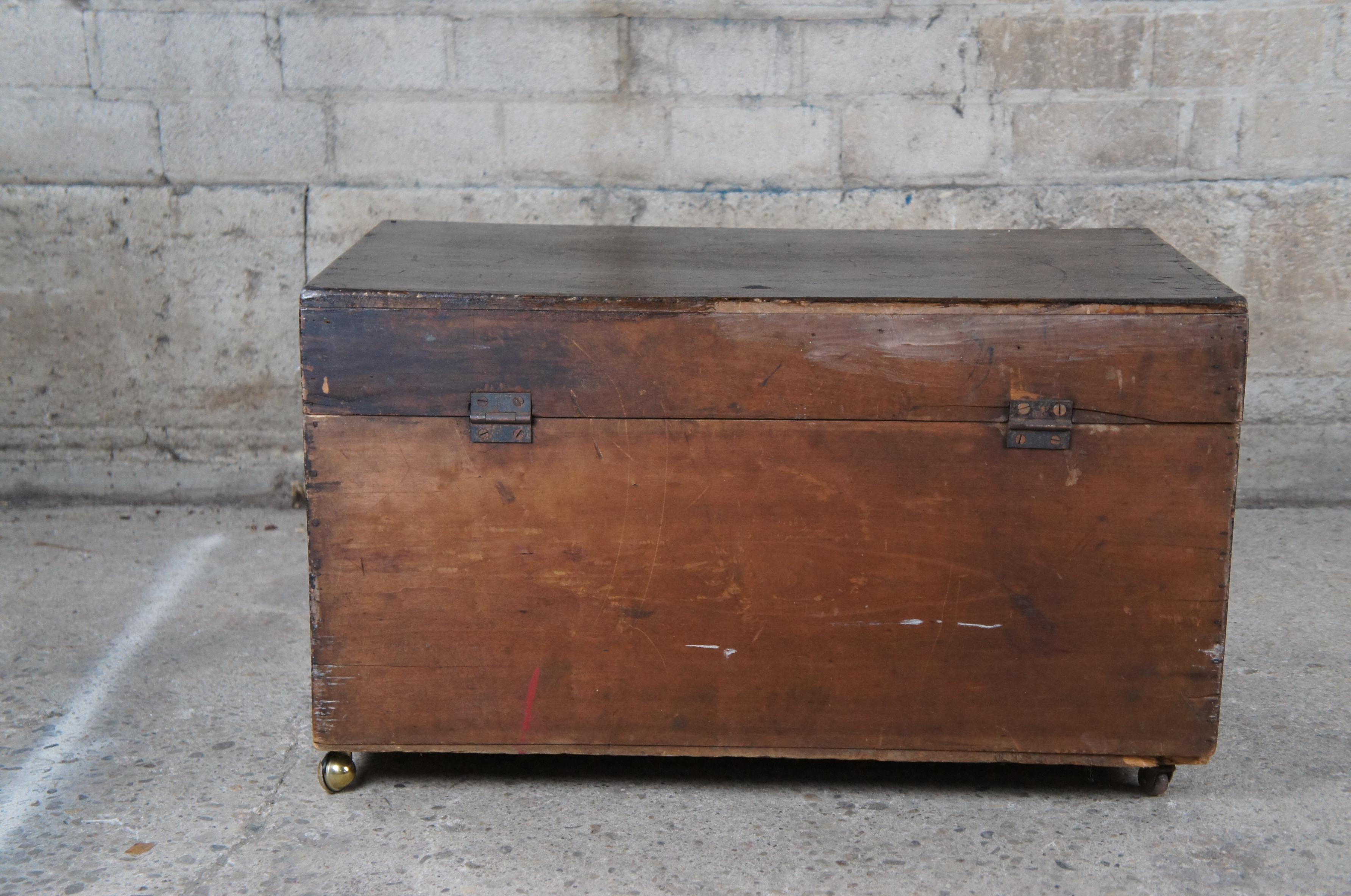 Primitive Antique Pine Painted Grain Blanket Chest Storage Trunk Coffee Table For Sale 4