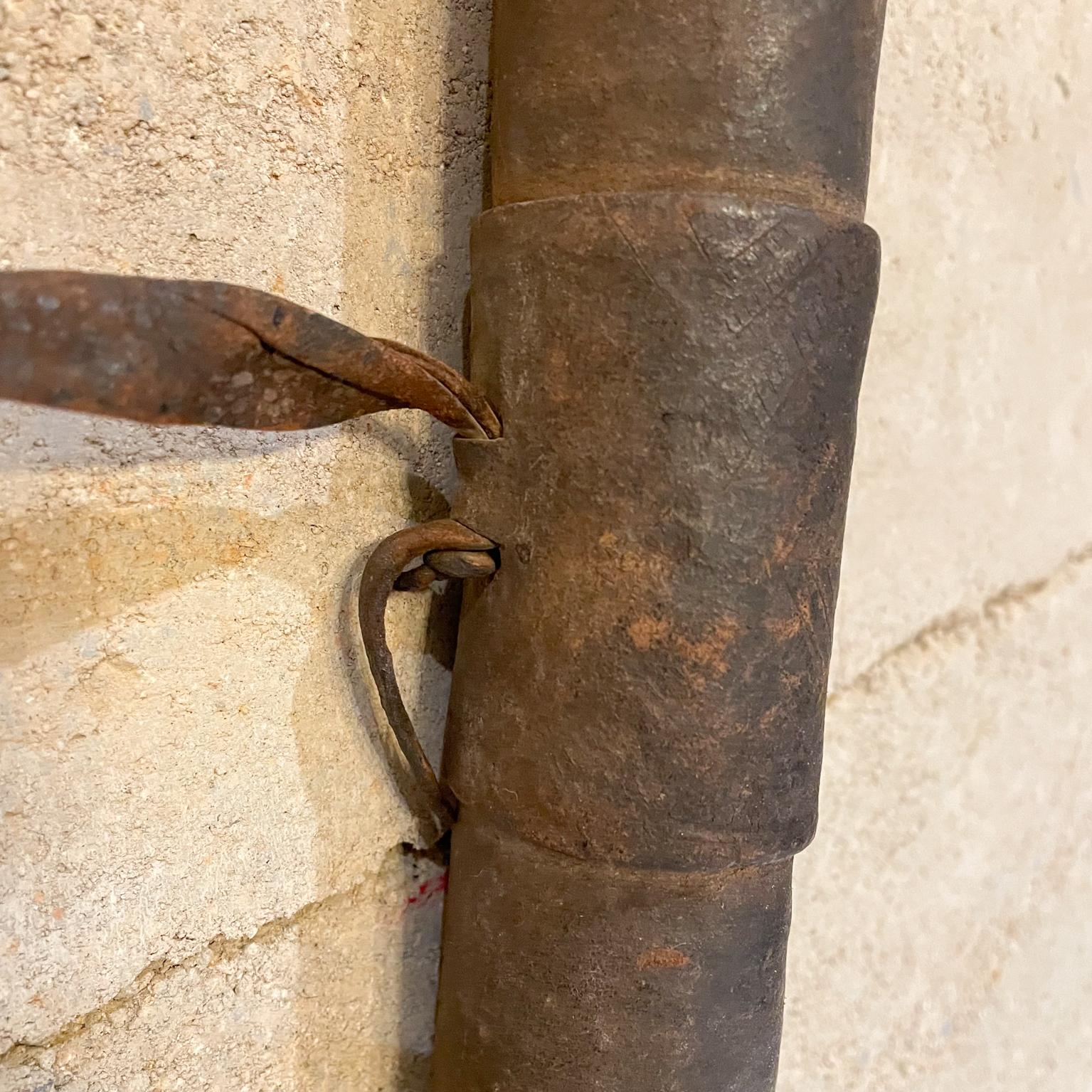 XX secolo Set di frecce da caccia con arco Quattro frecce Custodia in pelle per faretra da collezione in vendita