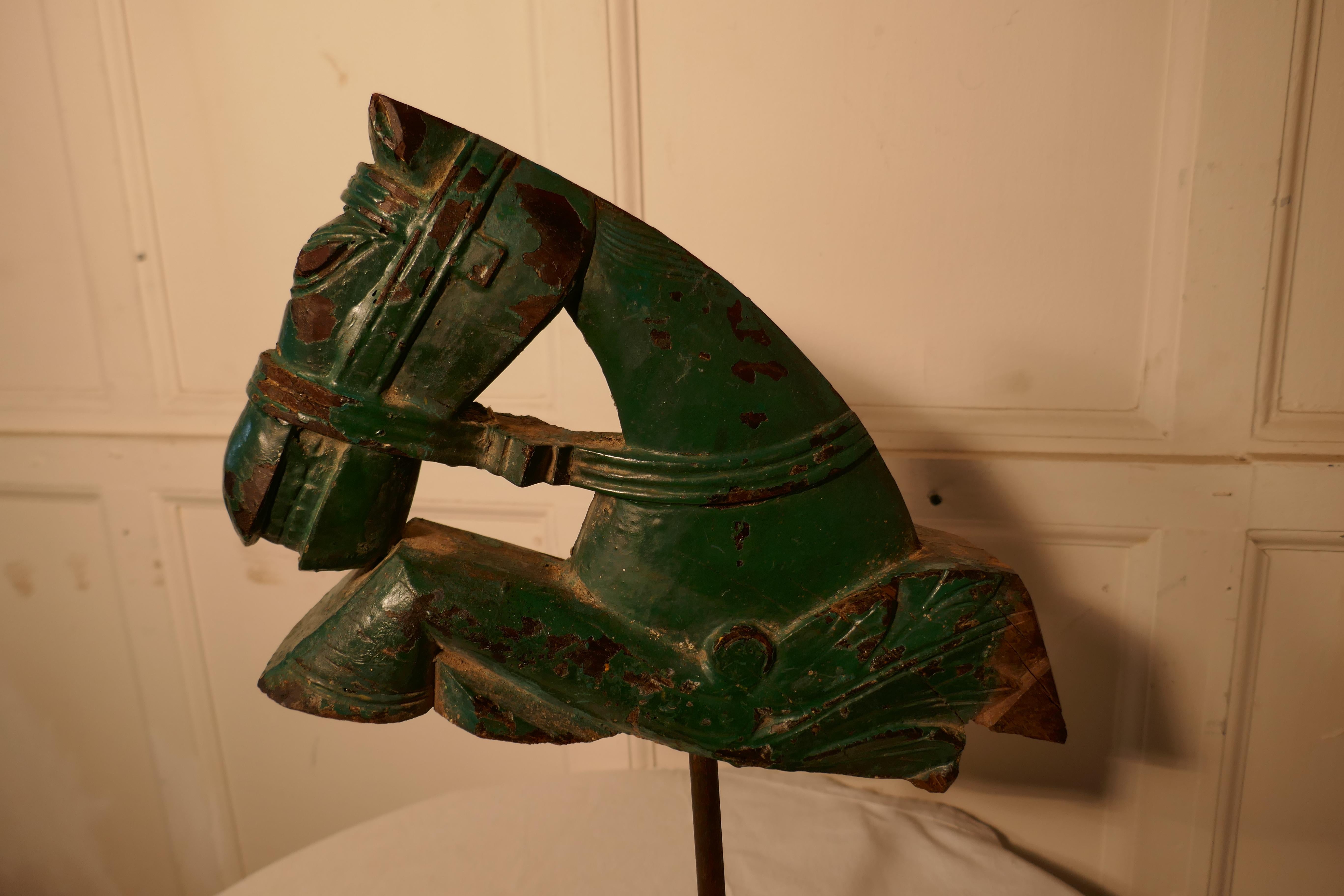 Primitive Architectural Carved Wood Mounted Indian Horse Head  In Good Condition For Sale In Chillerton, Isle of Wight