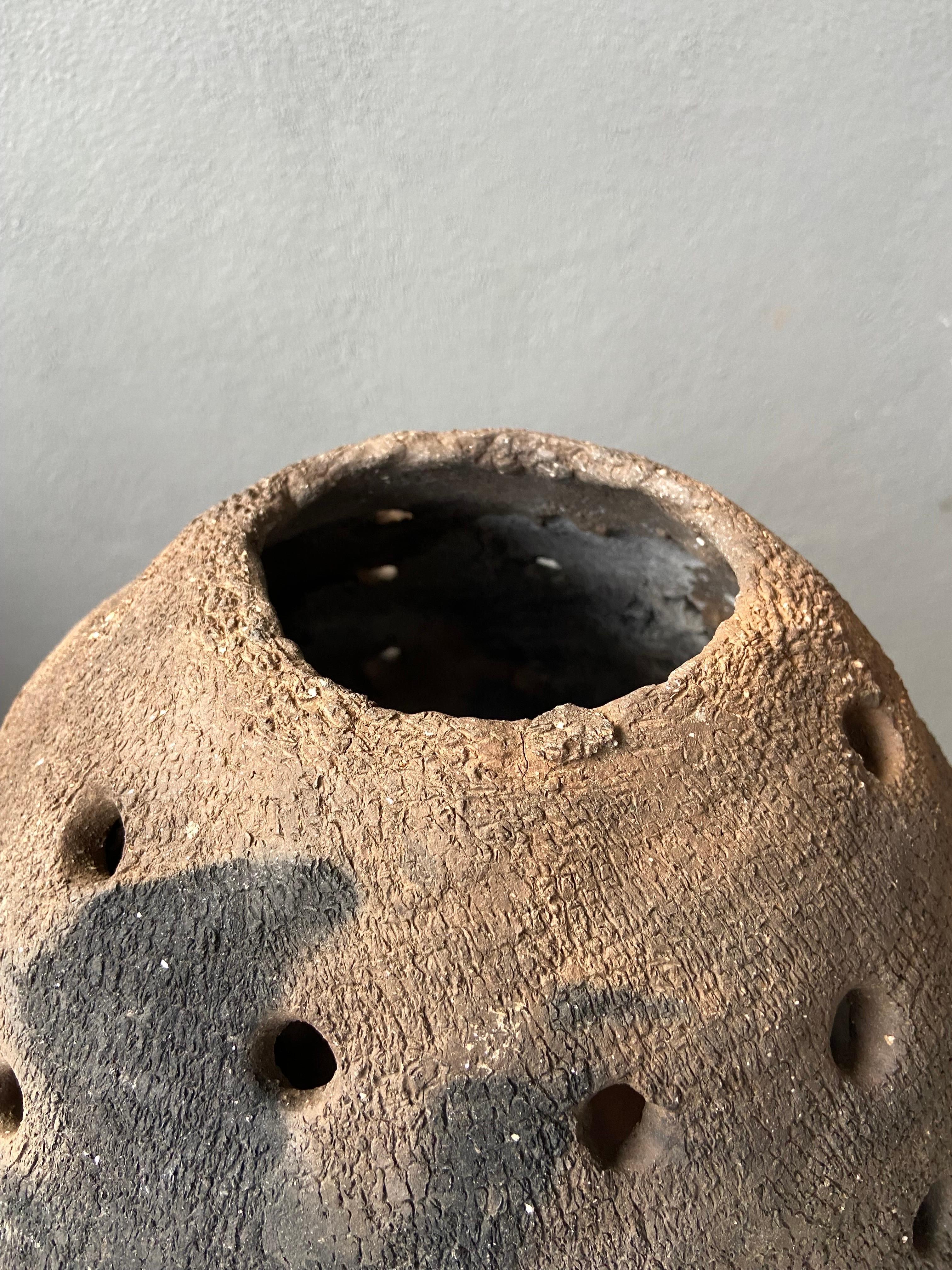 Primitive Beehive Terracotta Heater From Mexico, Circa 1950´s In Distressed Condition In San Miguel de Allende, Guanajuato