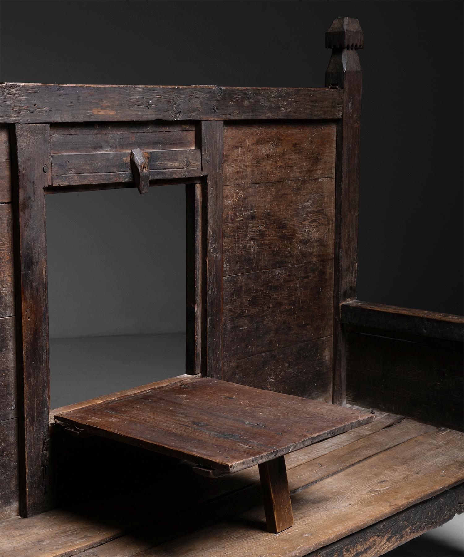 Primitive Bench w/ Table Spain, circa 1690 In Good Condition In Culver City, CA