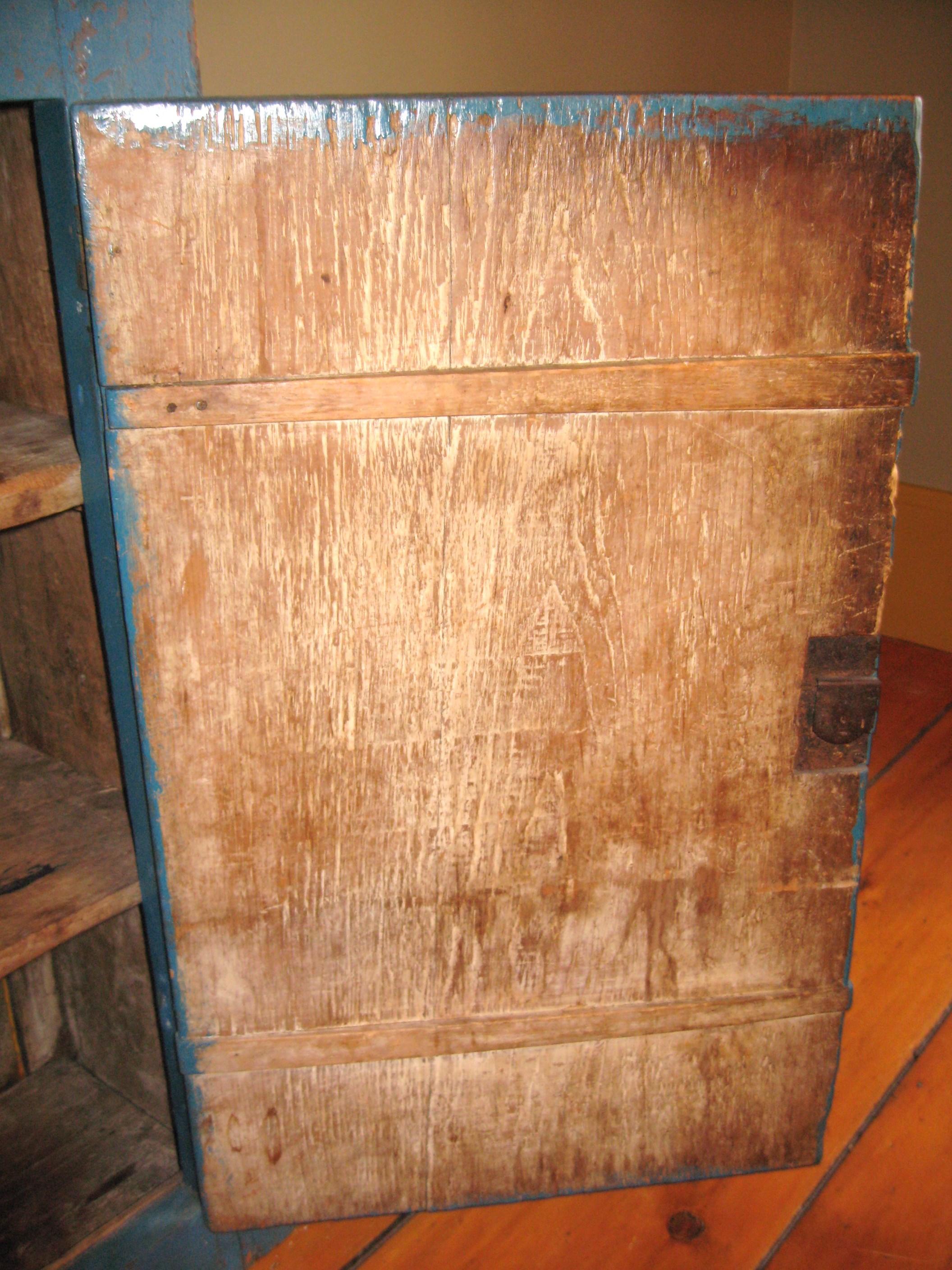 Armadio rustico blu a 1 anta Armadio rustico in pino della fattoria In condizioni buone in vendita a Newfoundland, PA