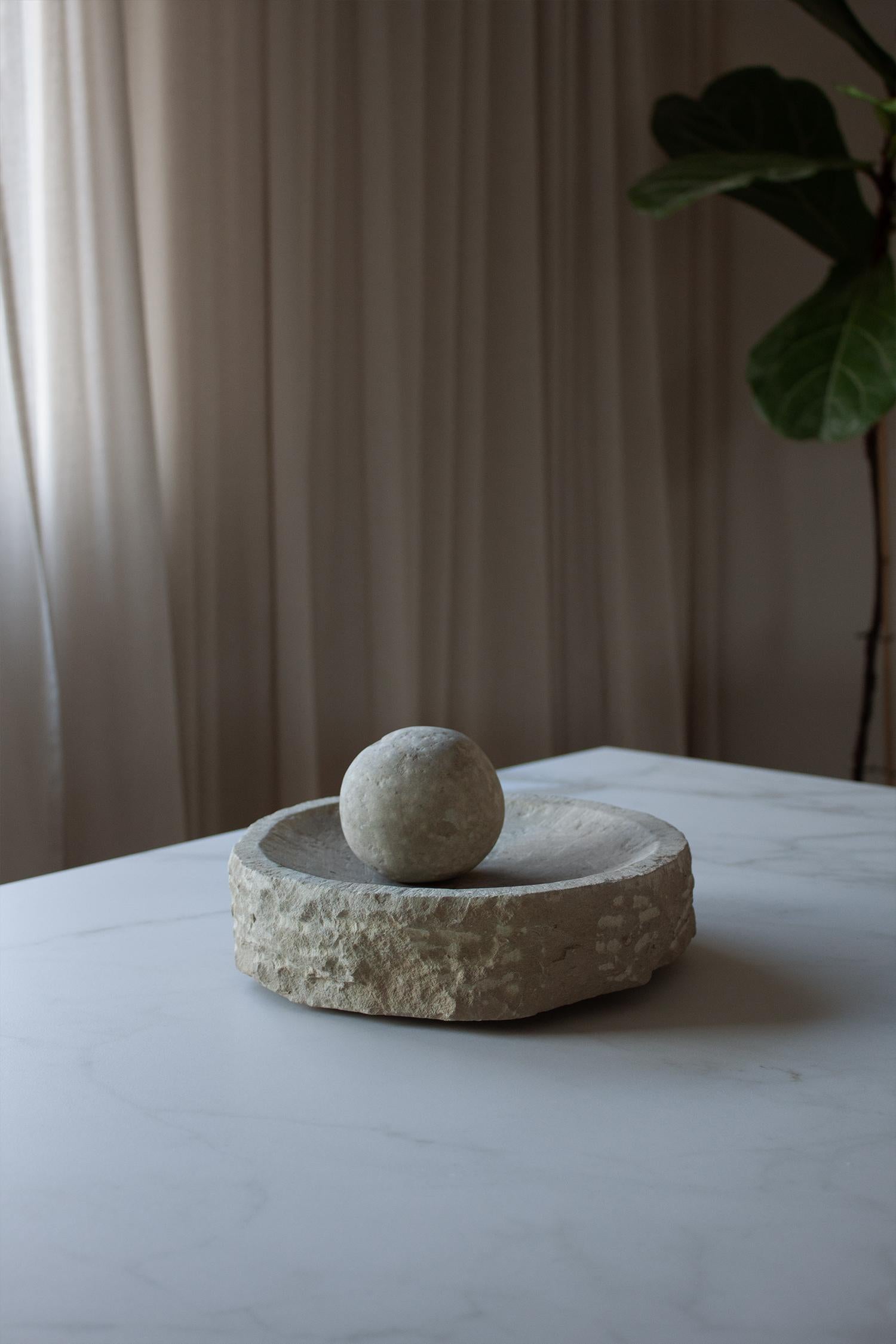 Primitive Bolivian Hand Carved Stone Grinder In Good Condition In Rümmingen, BW