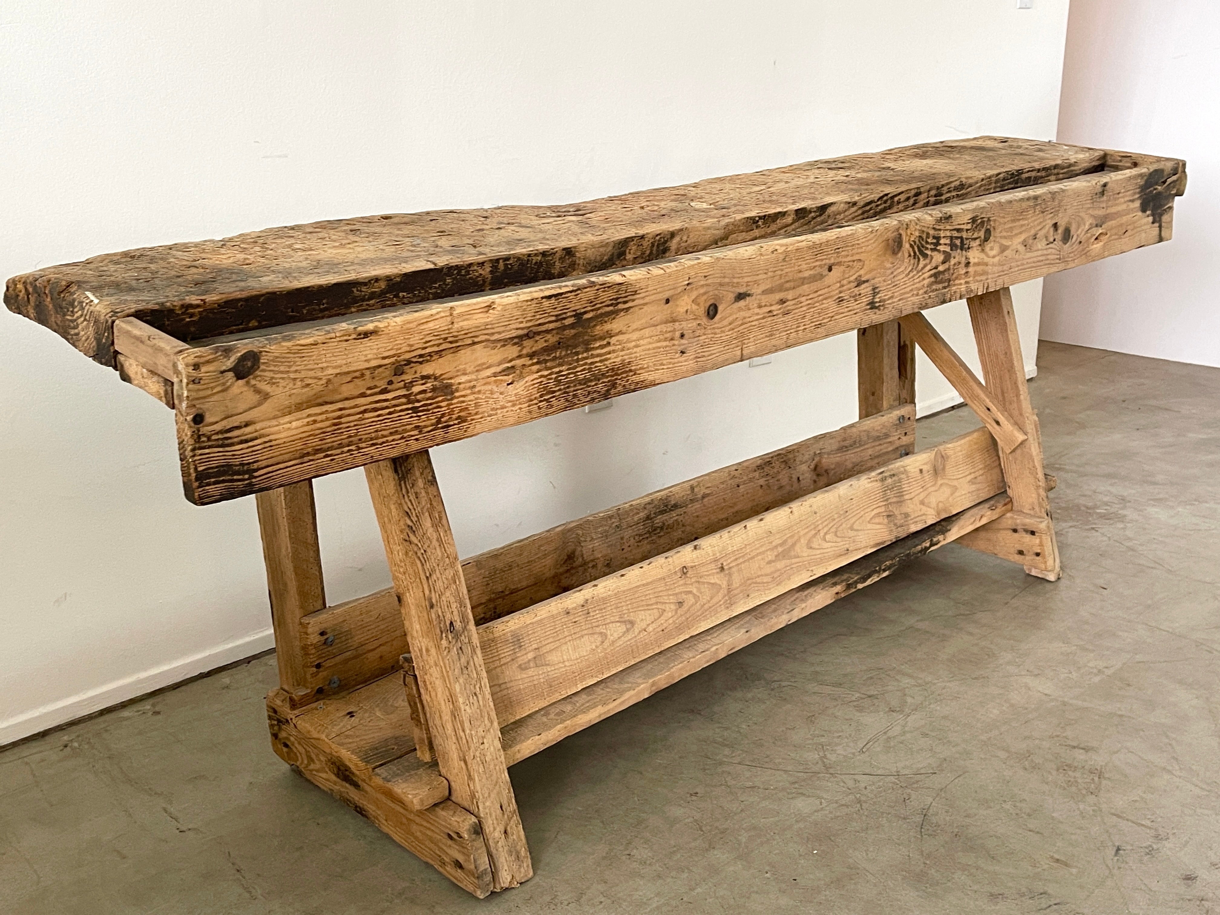 Primitive Carpenter Console In Distressed Condition For Sale In Beverly Hills, CA