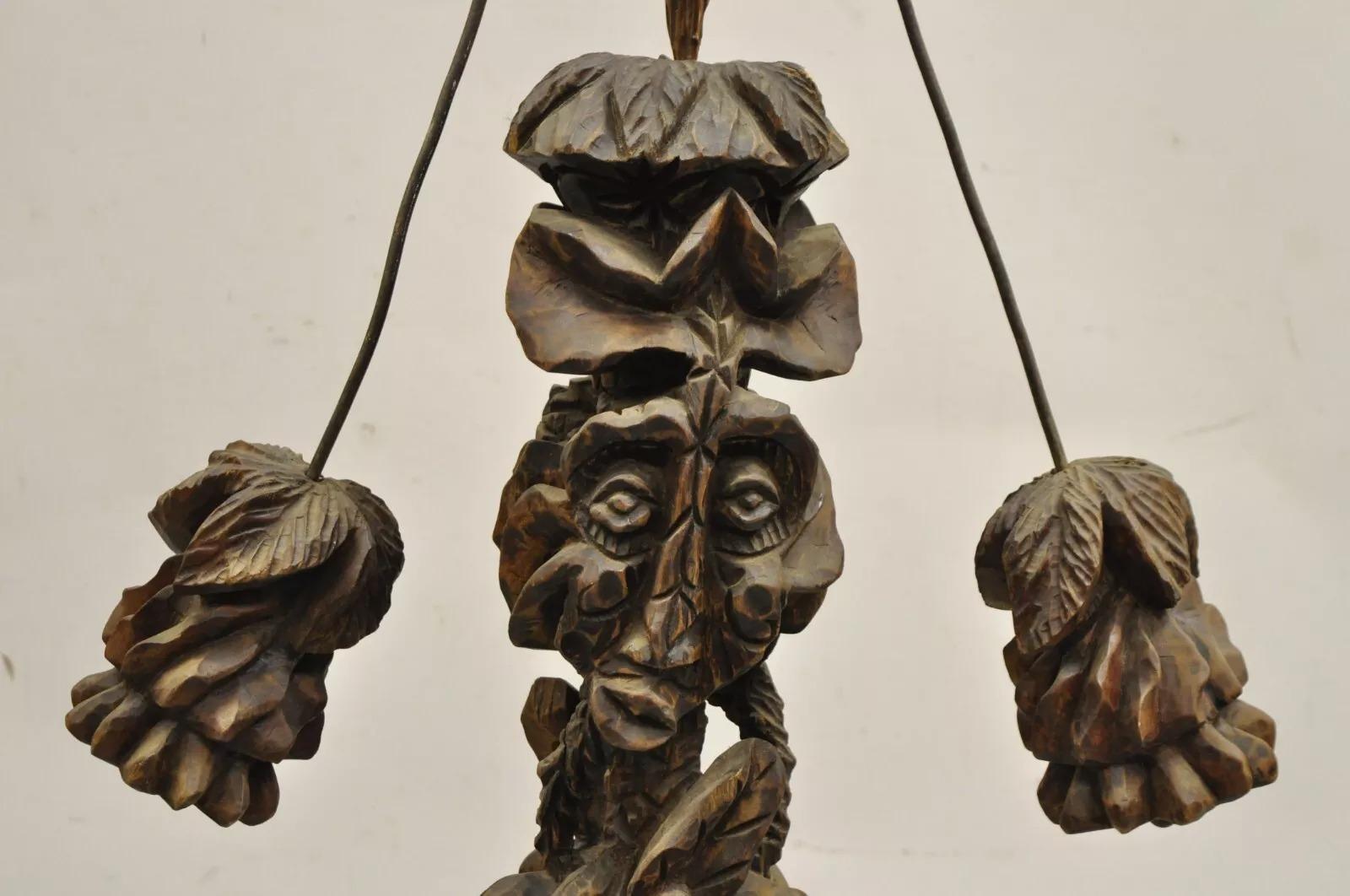 Primitives geschnitztes, figurales Tiki-Totem aus Holz, kinetische, balancierende Kunst-Skulptur aus Holz (20. Jahrhundert) im Angebot