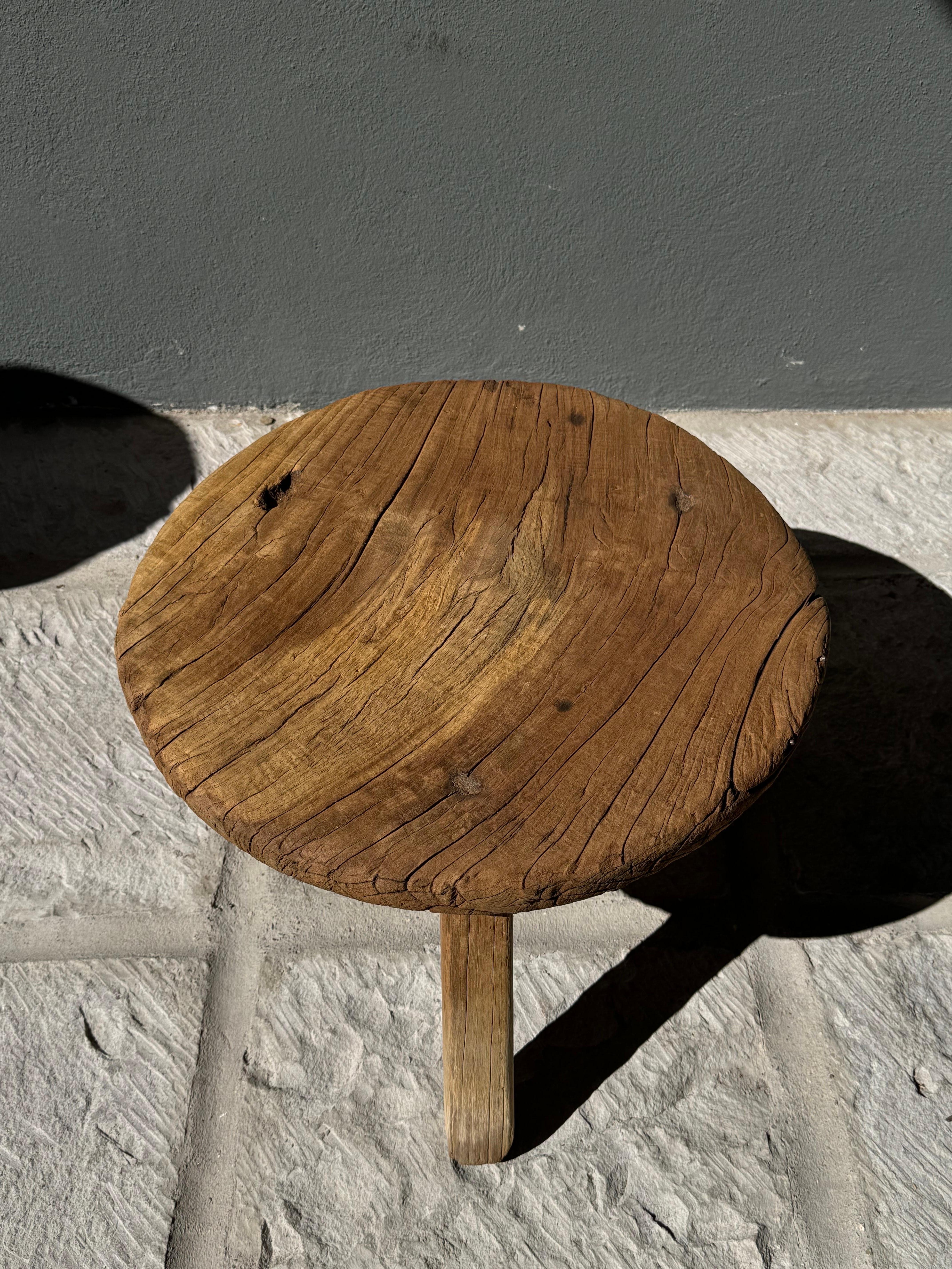 Hand-Carved Primitive Cedar Wood Roundtable From Central Yucatan, 1980´s For Sale