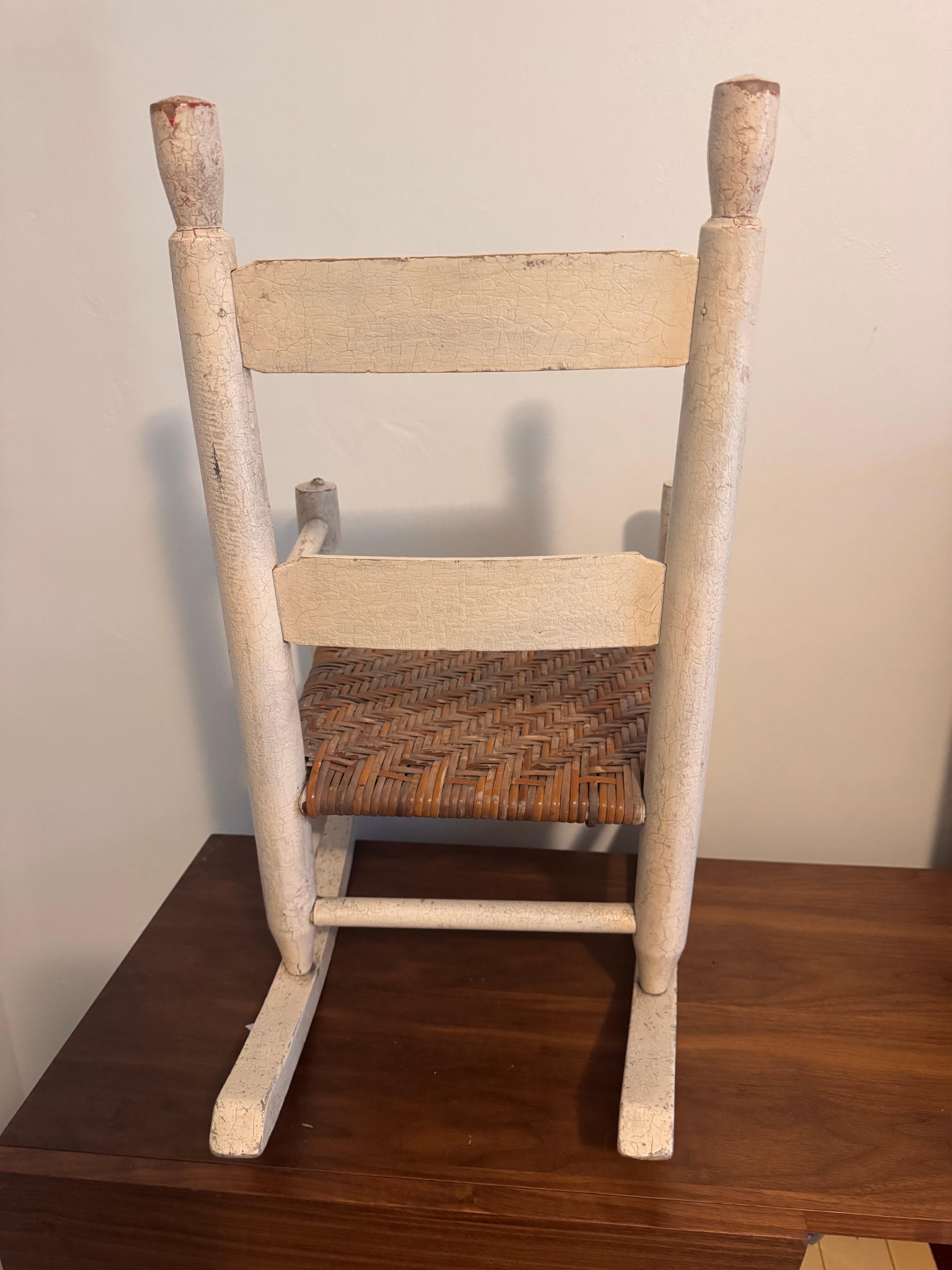 20ième siècle Primitif Childs Rocking Chair Herringbone Splint Weave en vente